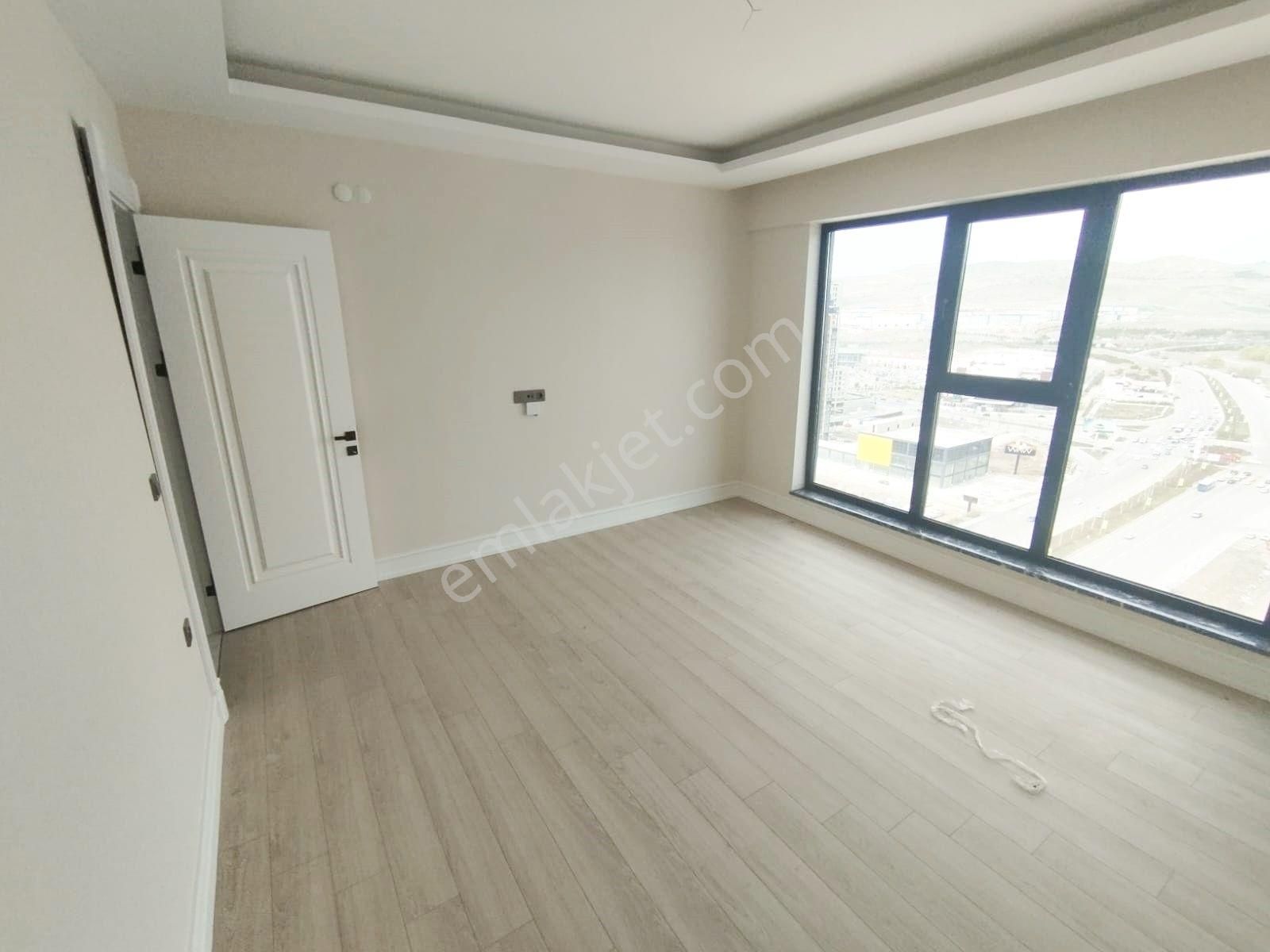 Ovacık Mahallesinde Bulvar Üzeri Katta Lüx Yapıda Satılık 4+1 - Görsel 24