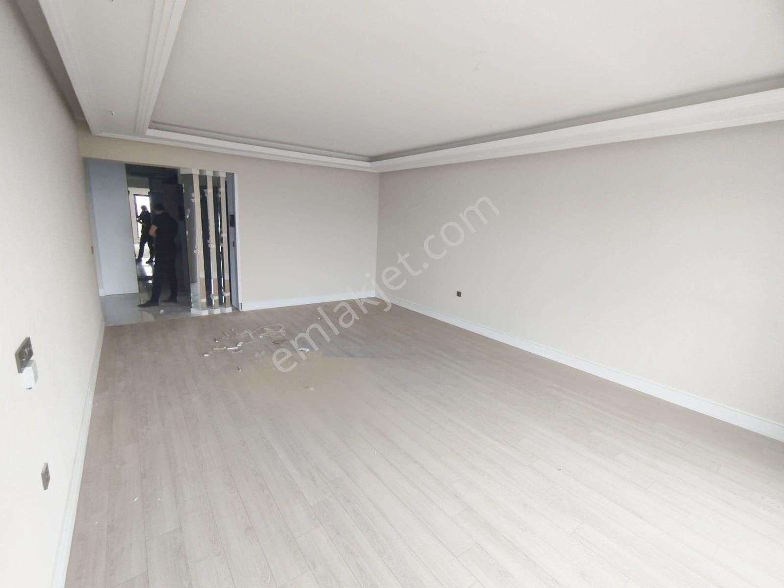 Ovacık Mahallesinde Bulvar Üzeri Katta Lüx Yapıda Satılık 4+1 - Görsel 8