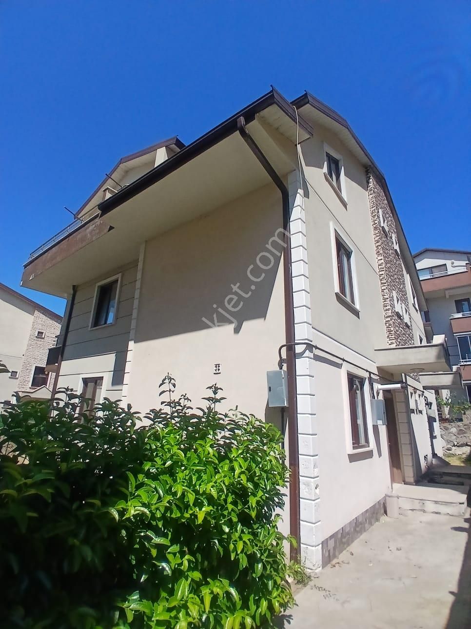 Değirmenderede Daire Fiyatına Kiralık 5+1 Villa - Görsel 12