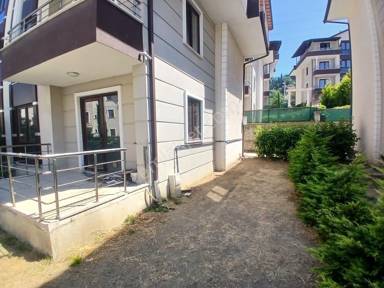 Değirmenderede Daire Fiyatına Kiralık 5+1 Villa - Görsel 24