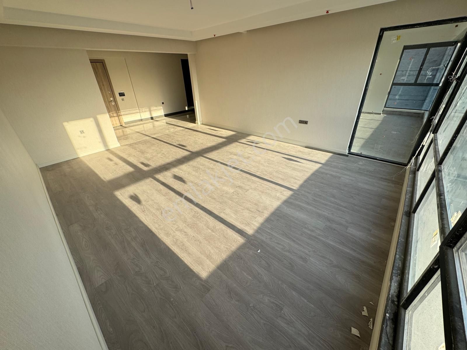 Ovacık Mahallesinde Bulvar Paraleli Ada Mutfaklı D.lüx Yapıda Satılık 4+1 - Görsel 9