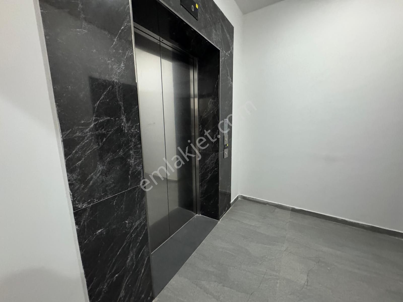 Ovacık Mahallesinde Bulvar Paraleli Ada Mutfaklı D.lüx Yapıda Satılık 4+1 - Görsel 35