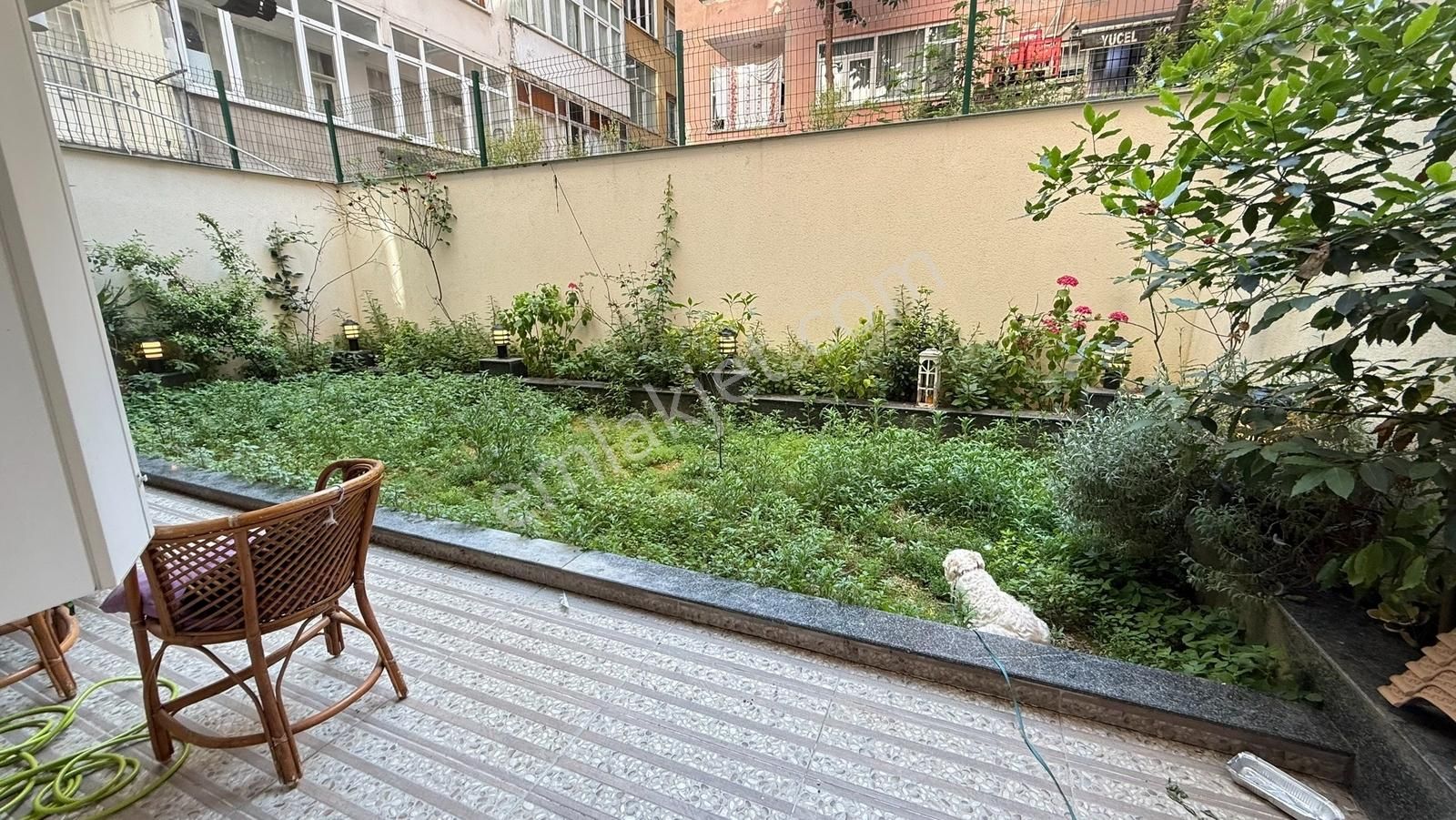 Çiğdem Emlak'tan Bakırköyde Satılık 3+1 Bahçeli Kullanımlı Daire