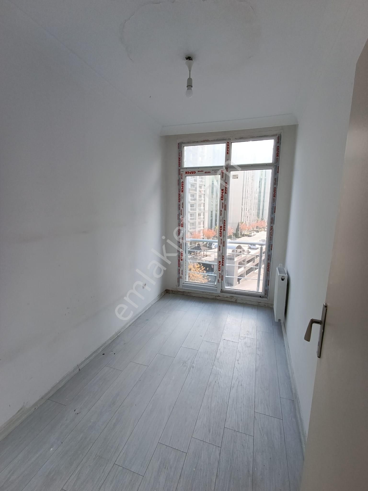 Esenyurt Zafer Mah. Hayatpark 4 Sitesi 2+1 Satılık Daire - Görsel 2