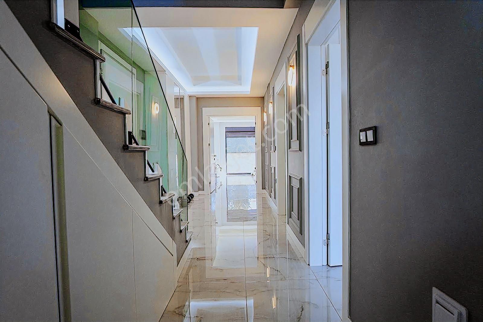 Nilüfer Demirci'de Satılık Havuzlu Müstakil Villa - Görsel 16