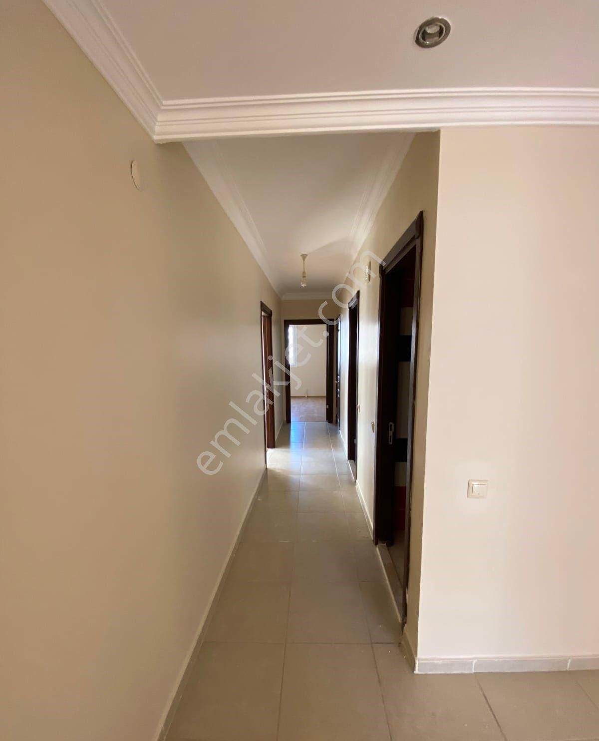 Yurt Mahallesinde Edebali İlkokuluna Yakın Kiralık 3+1 Daire
