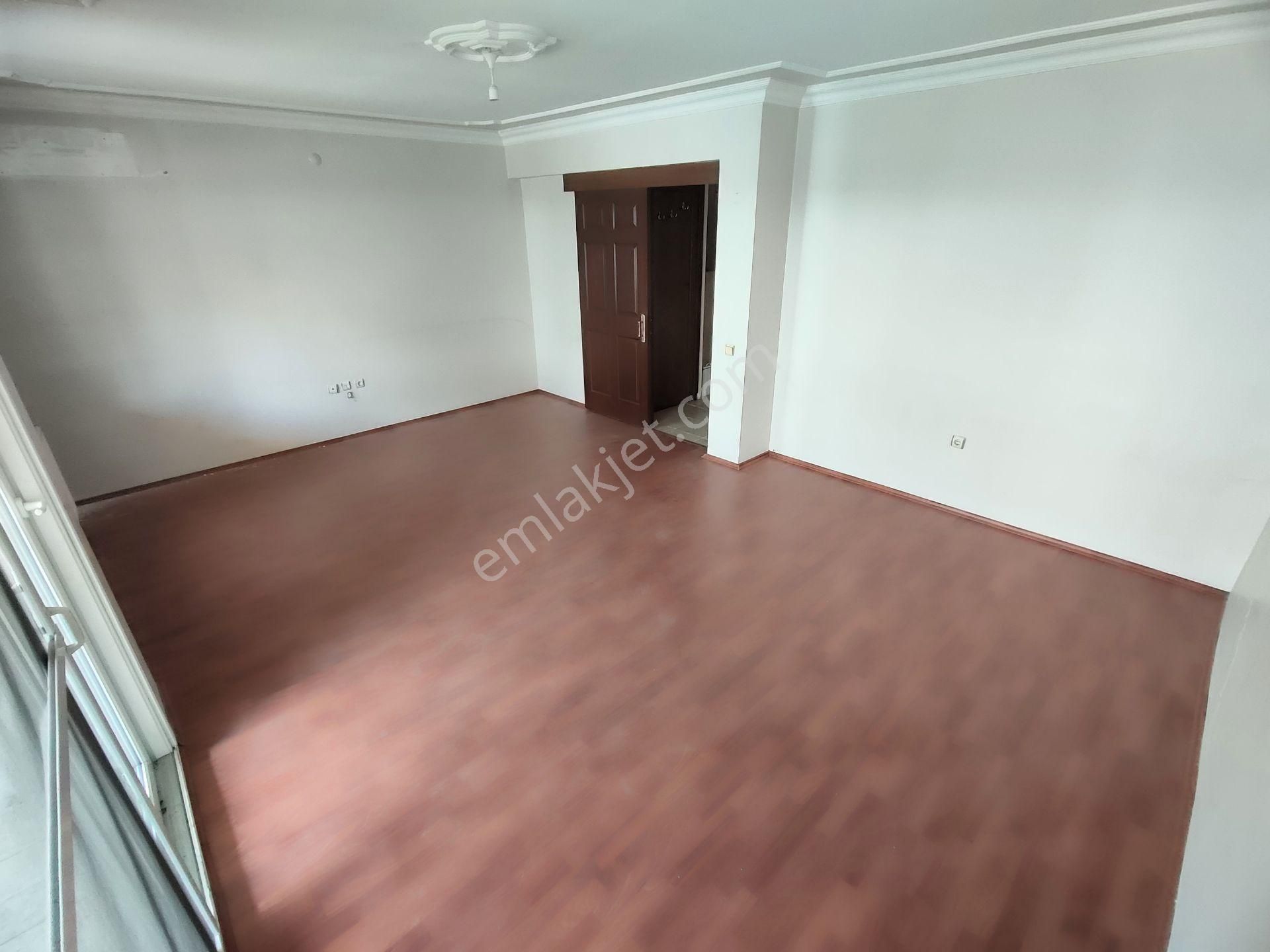 Kardeşten Cennetayağında Site İçinde Bahçeli 5+1 Dubleks Villa - Görsel 3