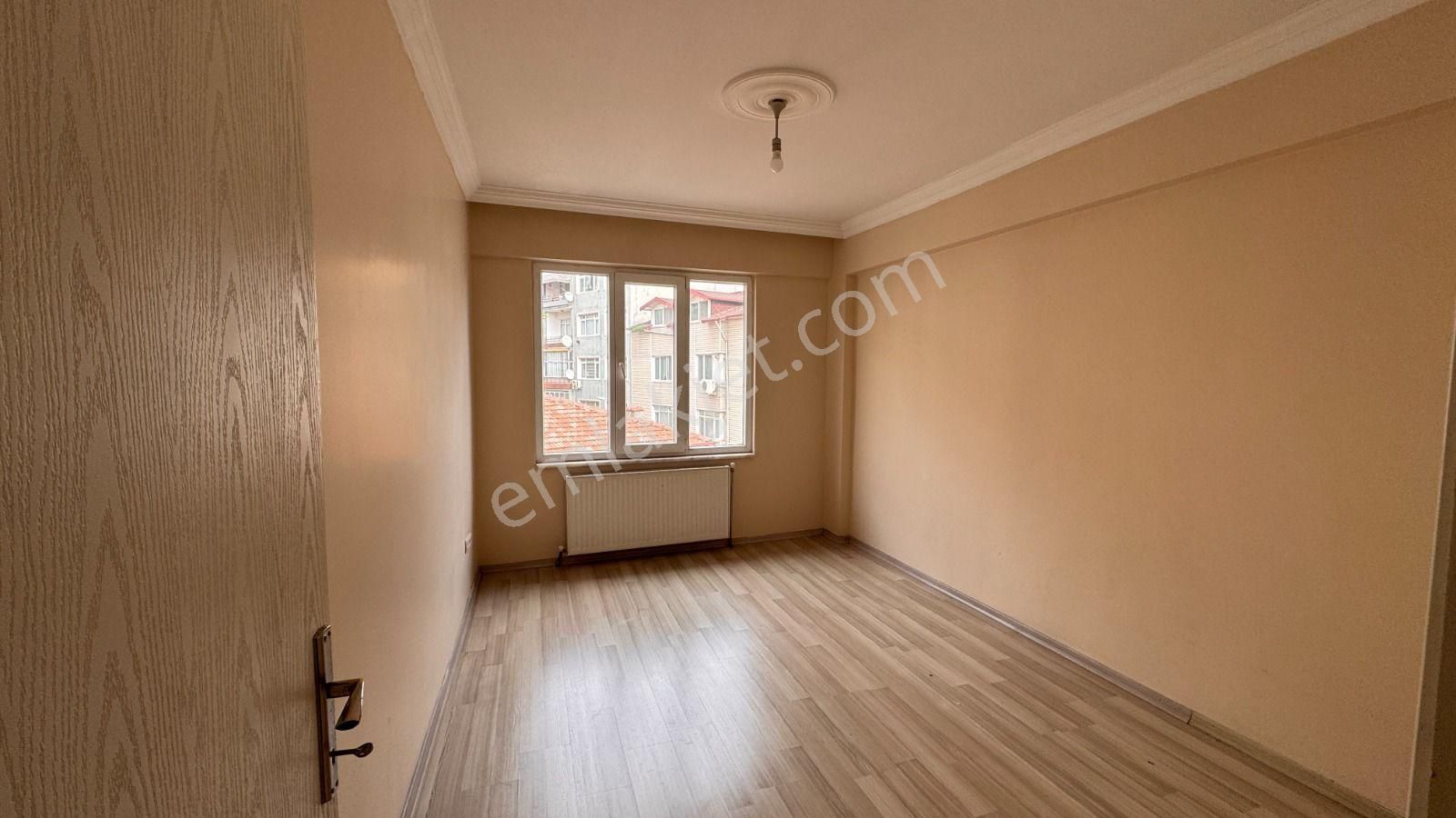 İkizliçeşme Merkez'de Çarşı İçinde Kiralık 3+1 Ofis, Büro - Görsel 14