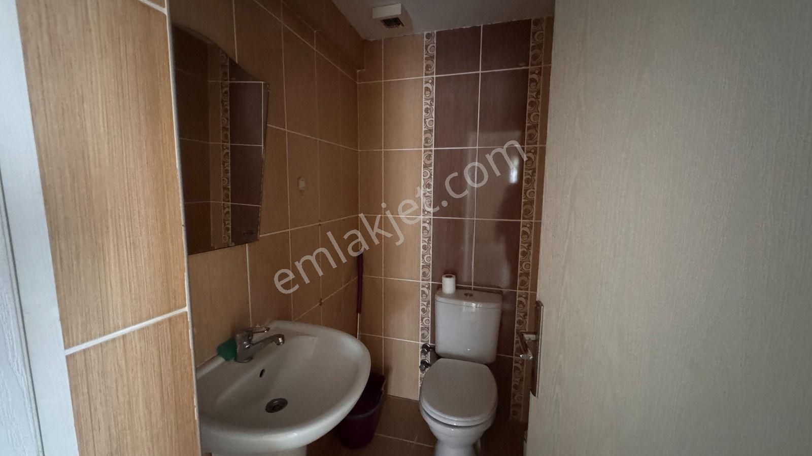 İkizliçeşme Merkez'de Çarşı İçinde Kiralık 3+1 Ofis, Büro - Görsel 7