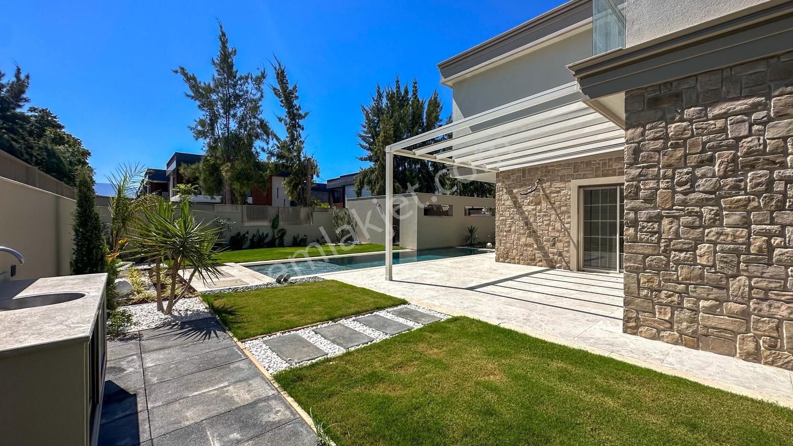 Denize 150 Metre | Yeni Yapı | Tek Müstakil | 4+1 | Özel Havuzlu - Görsel 3