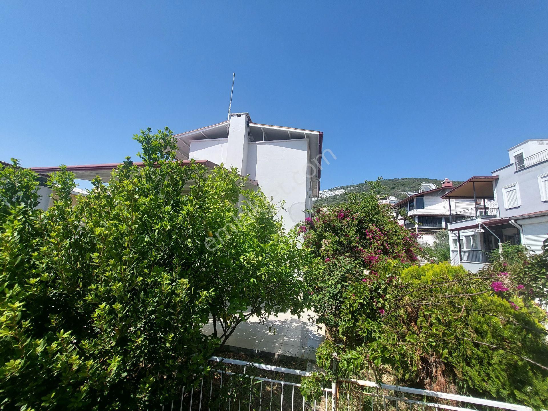 Denize 400m 3+1 Villamızın Özel Plaj Alanı Ve Otoparkı Mevcuttur. Şezlong, Şemsiye Mevcuttur - Görsel 22