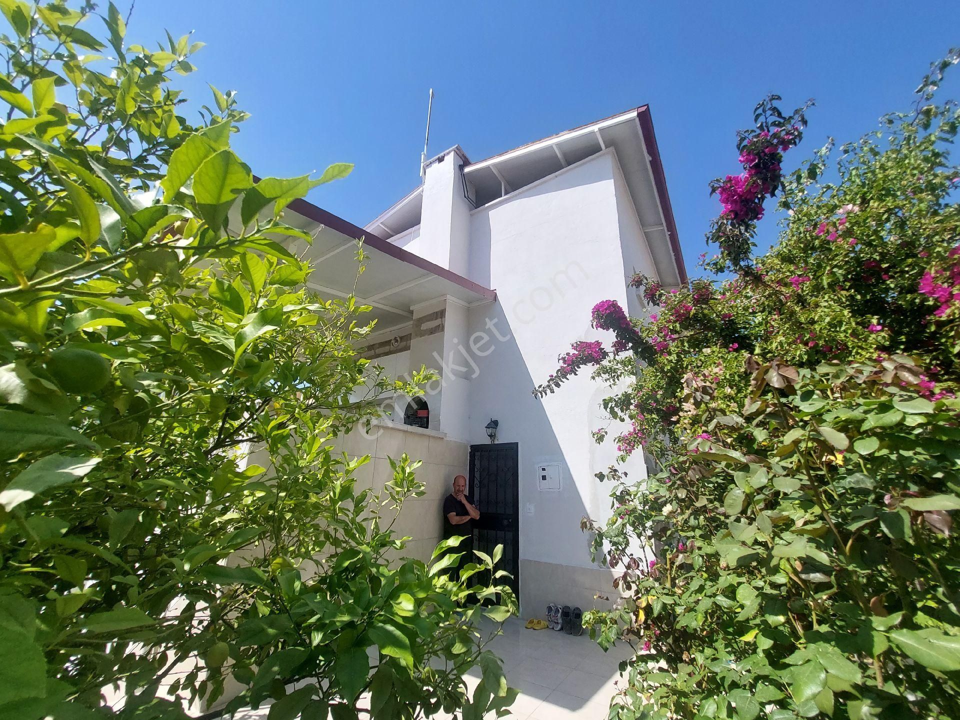 Denize 400m 3+1 Villamızın Özel Plaj Alanı Ve Otoparkı Mevcuttur. Şezlong, Şemsiye Mevcuttur - Görsel 13