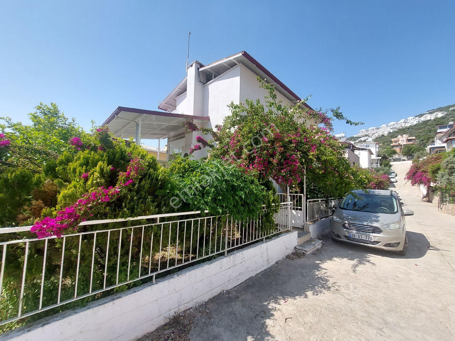 Denize 400m 3+1 Villamızın Özel Plaj Alanı Ve Otoparkı Mevcuttur. Şezlong, Şemsiye Mevcuttur - Görsel 7