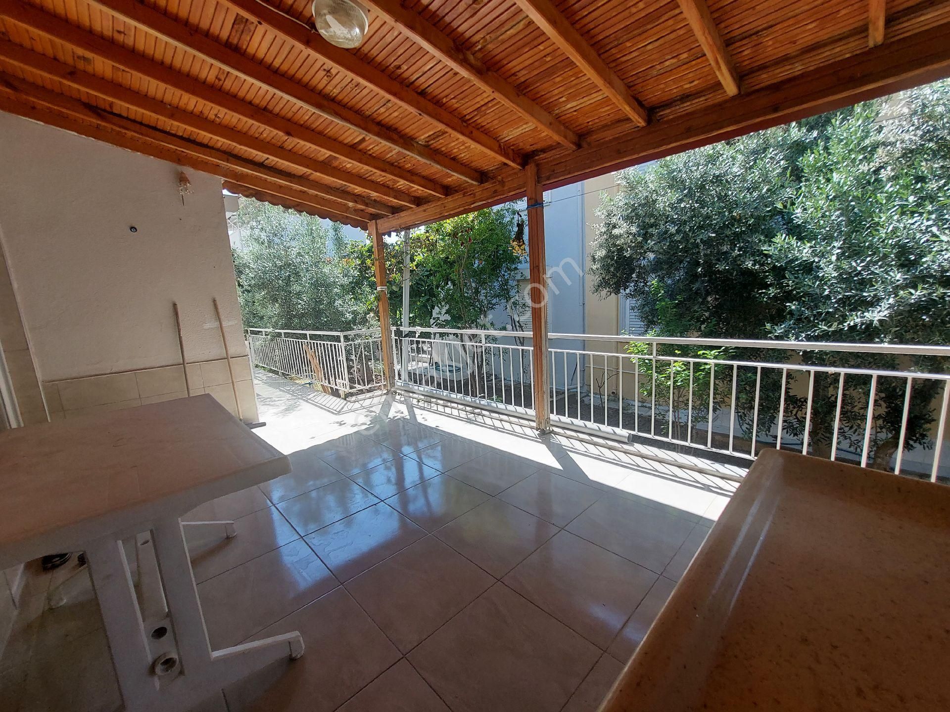 Denize 400m 3+1 Villamızın Özel Plaj Alanı Ve Otoparkı Mevcuttur. Şezlong, Şemsiye Mevcuttur - Görsel 12