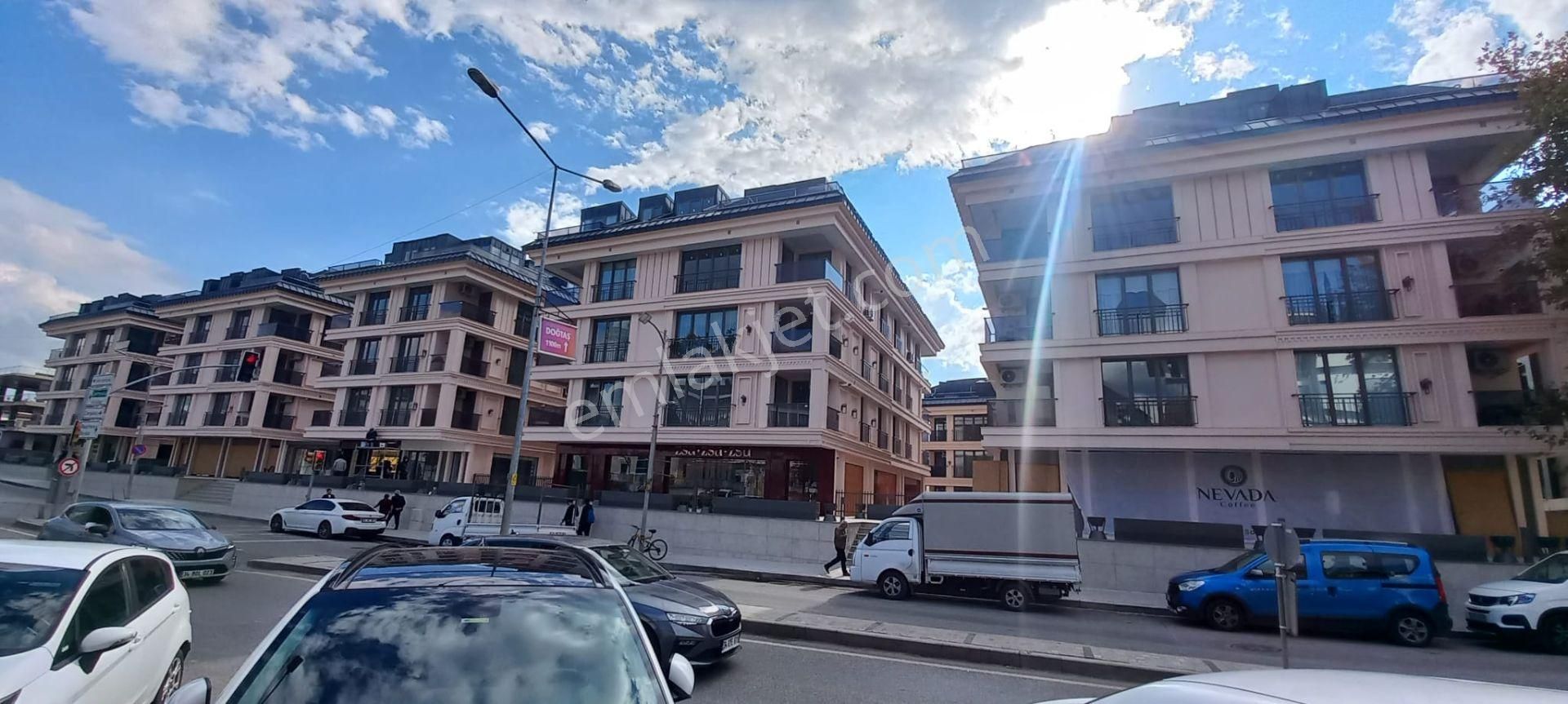 Çengelköy Meydan Sitesi 'ndde 2+1 Balkonlu Kiralık Daire