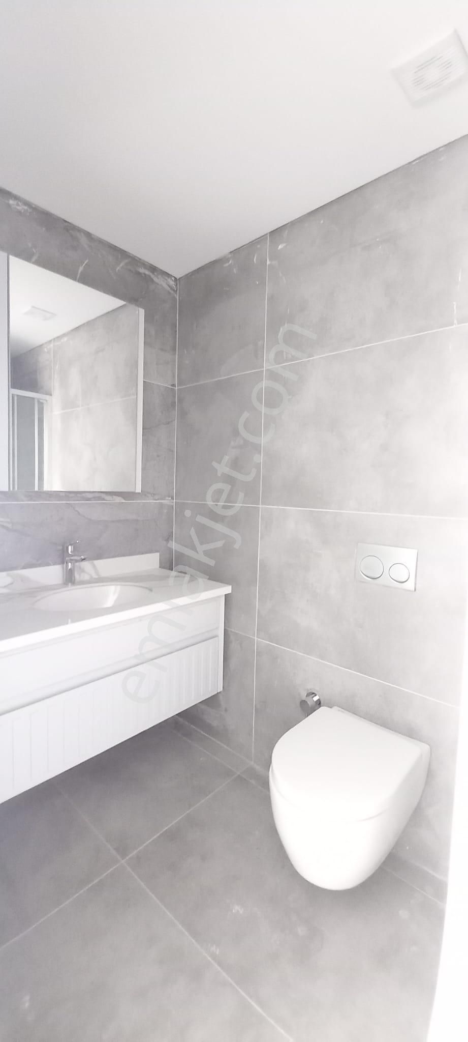 Çengelköy Meydan Sitesi 'ndde 2+1 Balkonlu Kiralık Daire - Görsel 23
