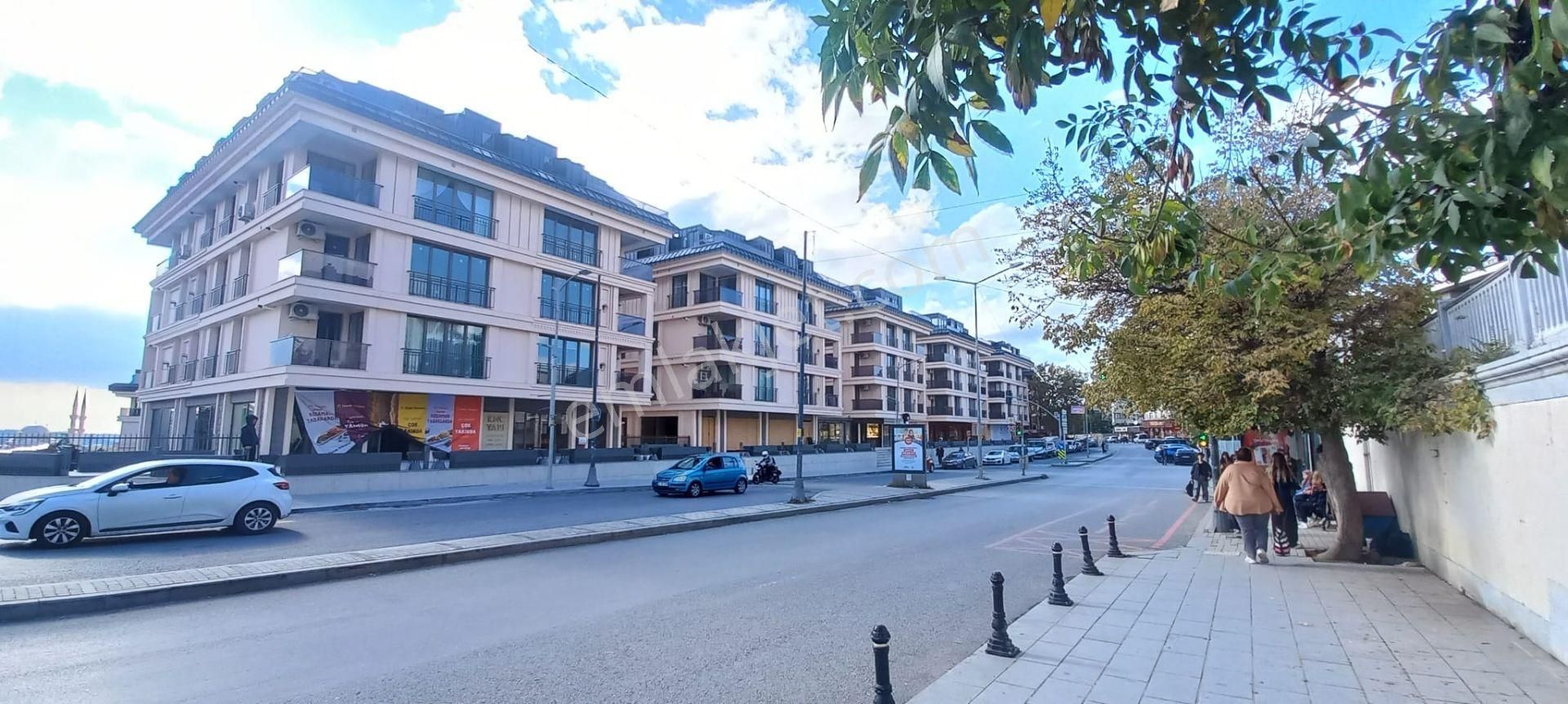 Çengelköy Meydan Sitesi 'ndde 2+1 Balkonlu Kiralık Daire - Görsel 2