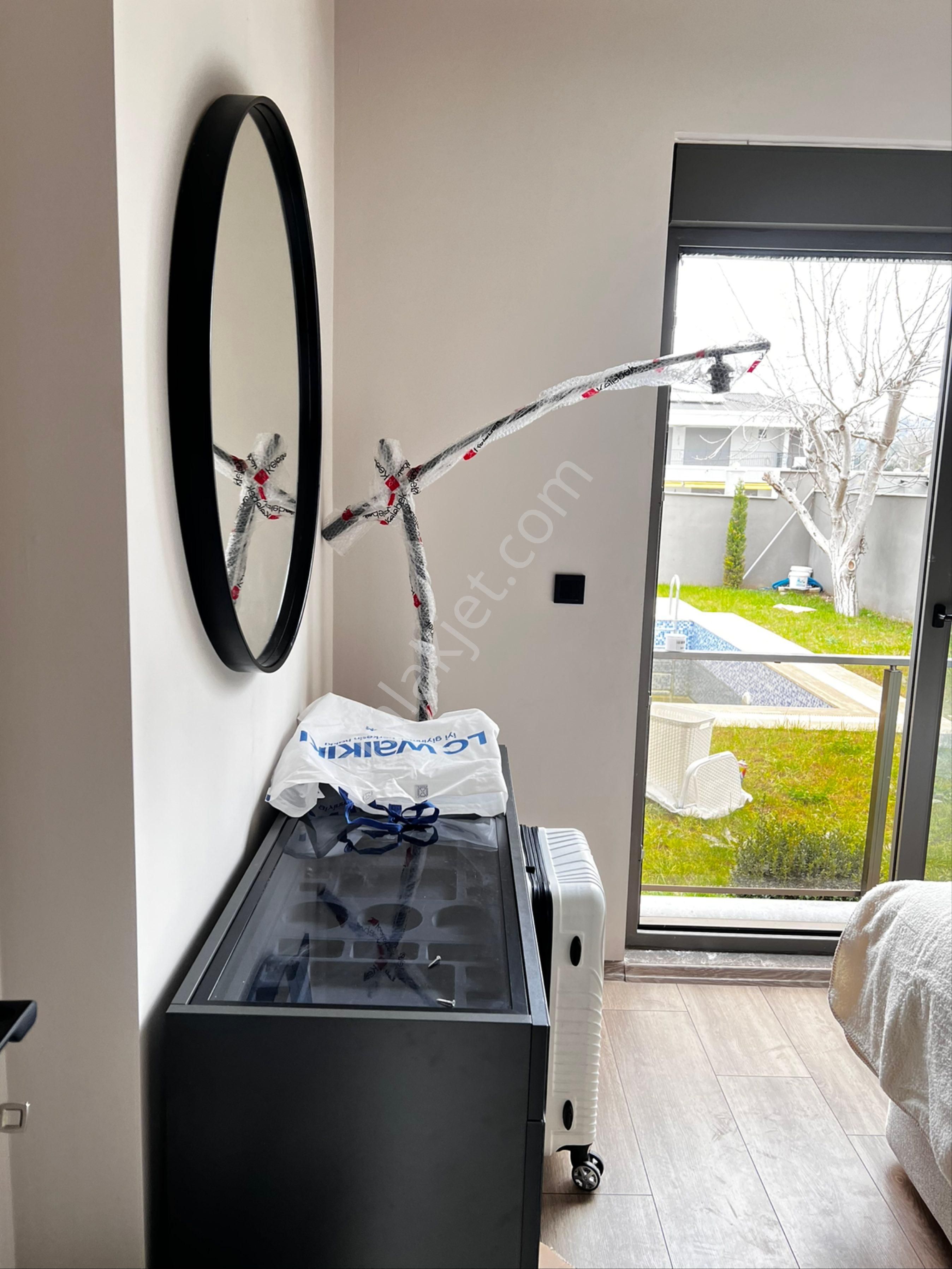 Bahçeli Havuzlu 1 Kat Satılık Ev 1+1 - Görsel 4