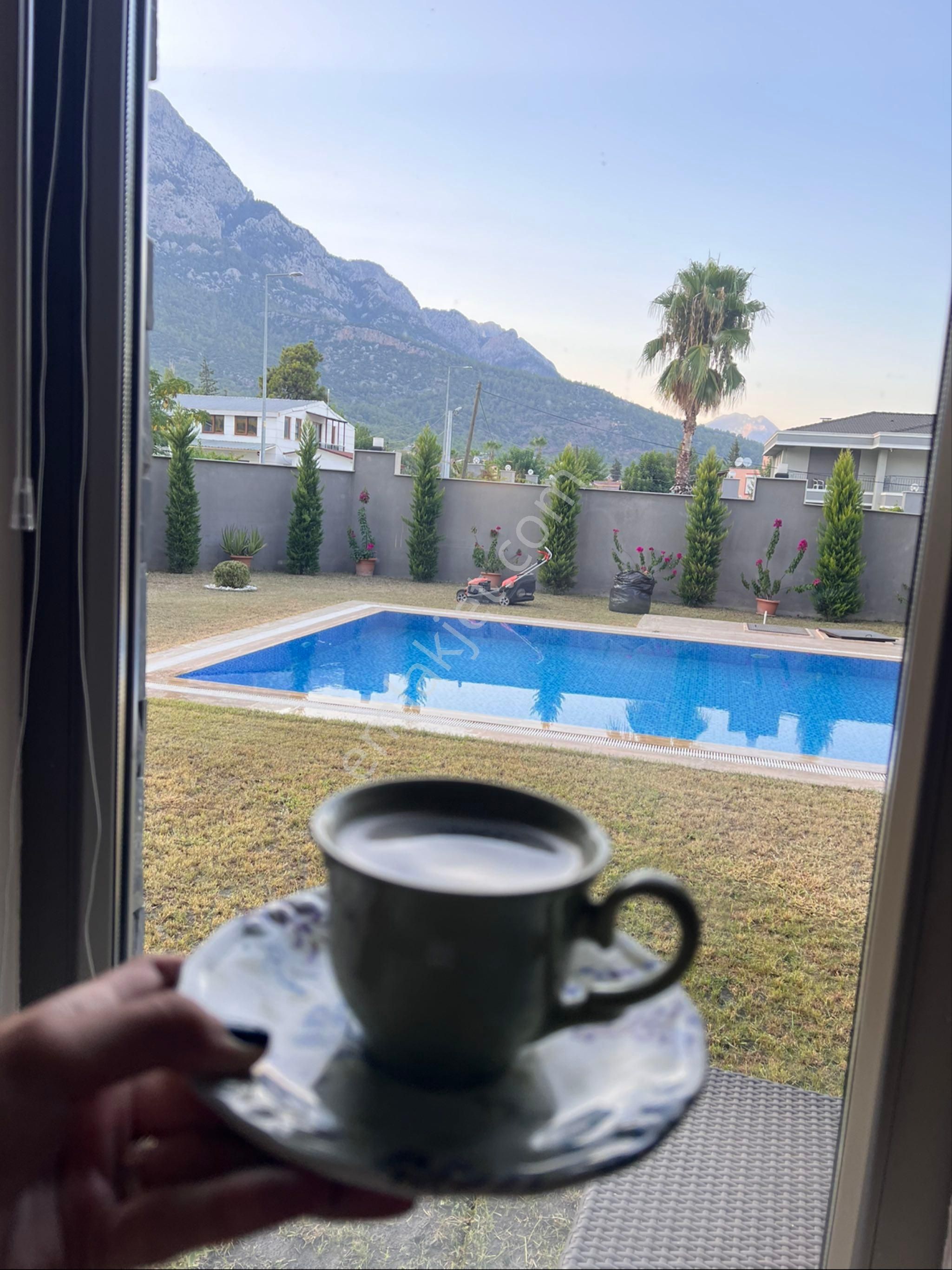 Bahçeli Havuzlu 1 Kat Satılık Ev 1+1 - Görsel 15