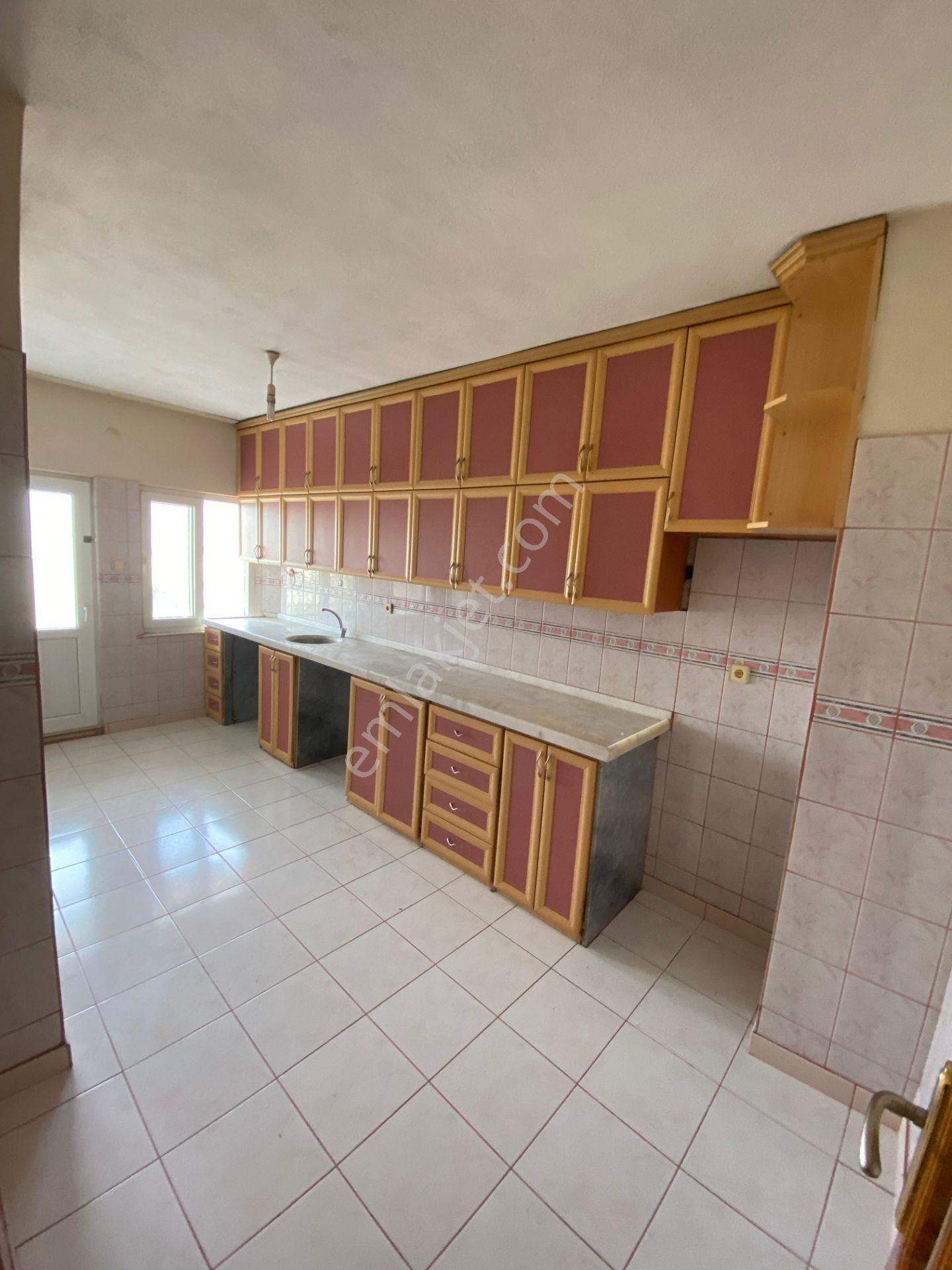 Mersin Silifke Mukaddem Mah. Müstakil İki Katlı Satılık Ev - Görsel 35