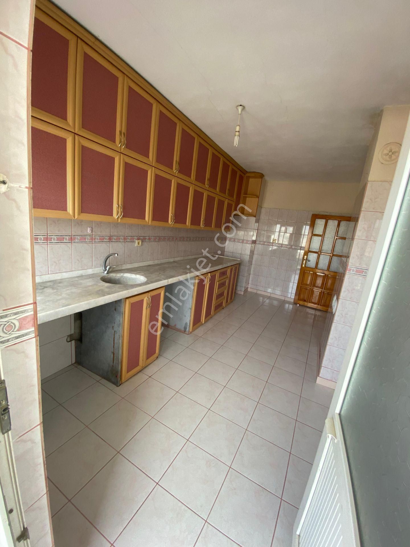 Mersin Silifke Mukaddem Mah. Müstakil İki Katlı Satılık Ev - Görsel 6