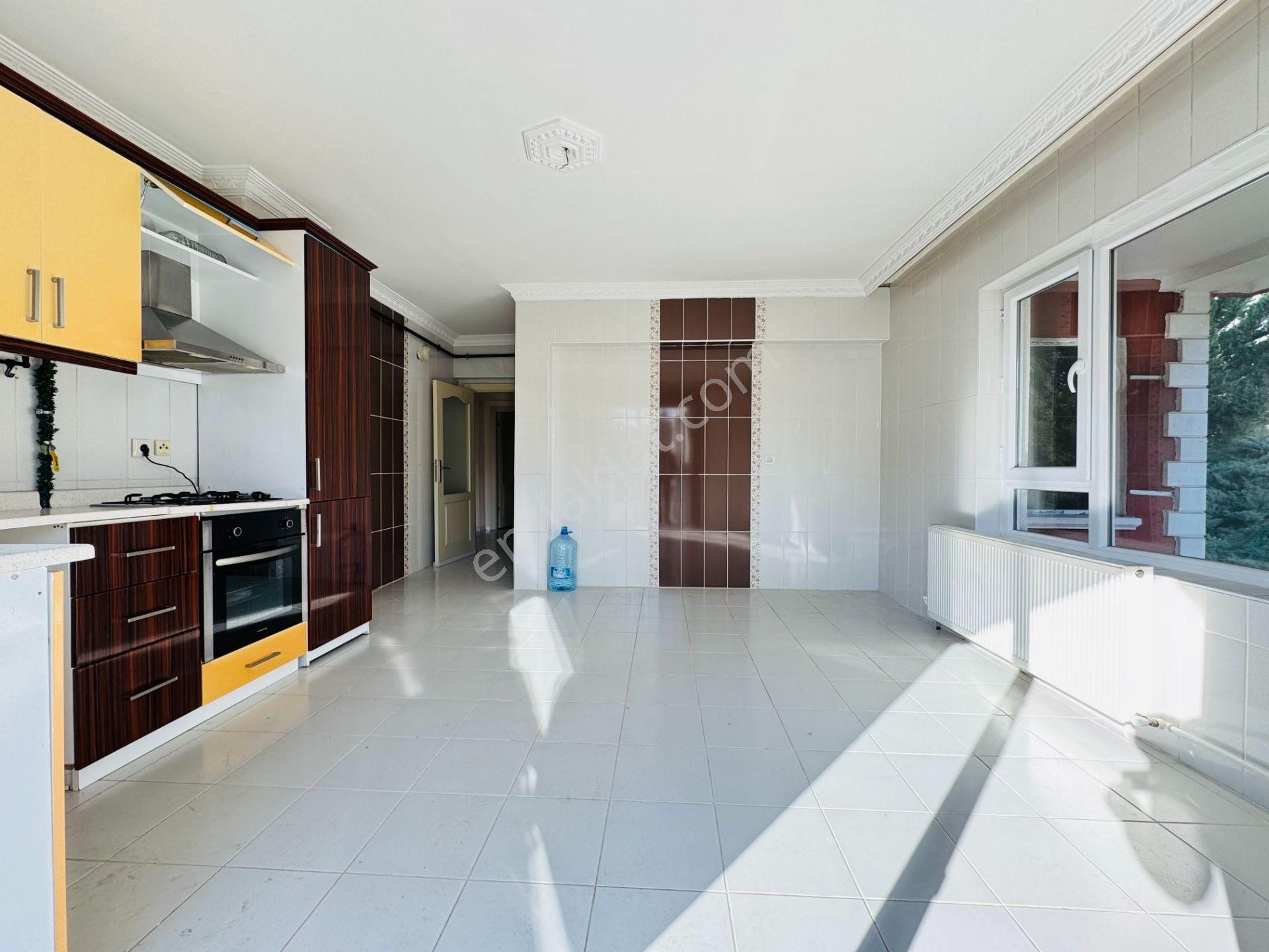 Nam-ak Emlak'tan Kilerli Çift Banyolu 3+1 Site Dairesi - Görsel 5