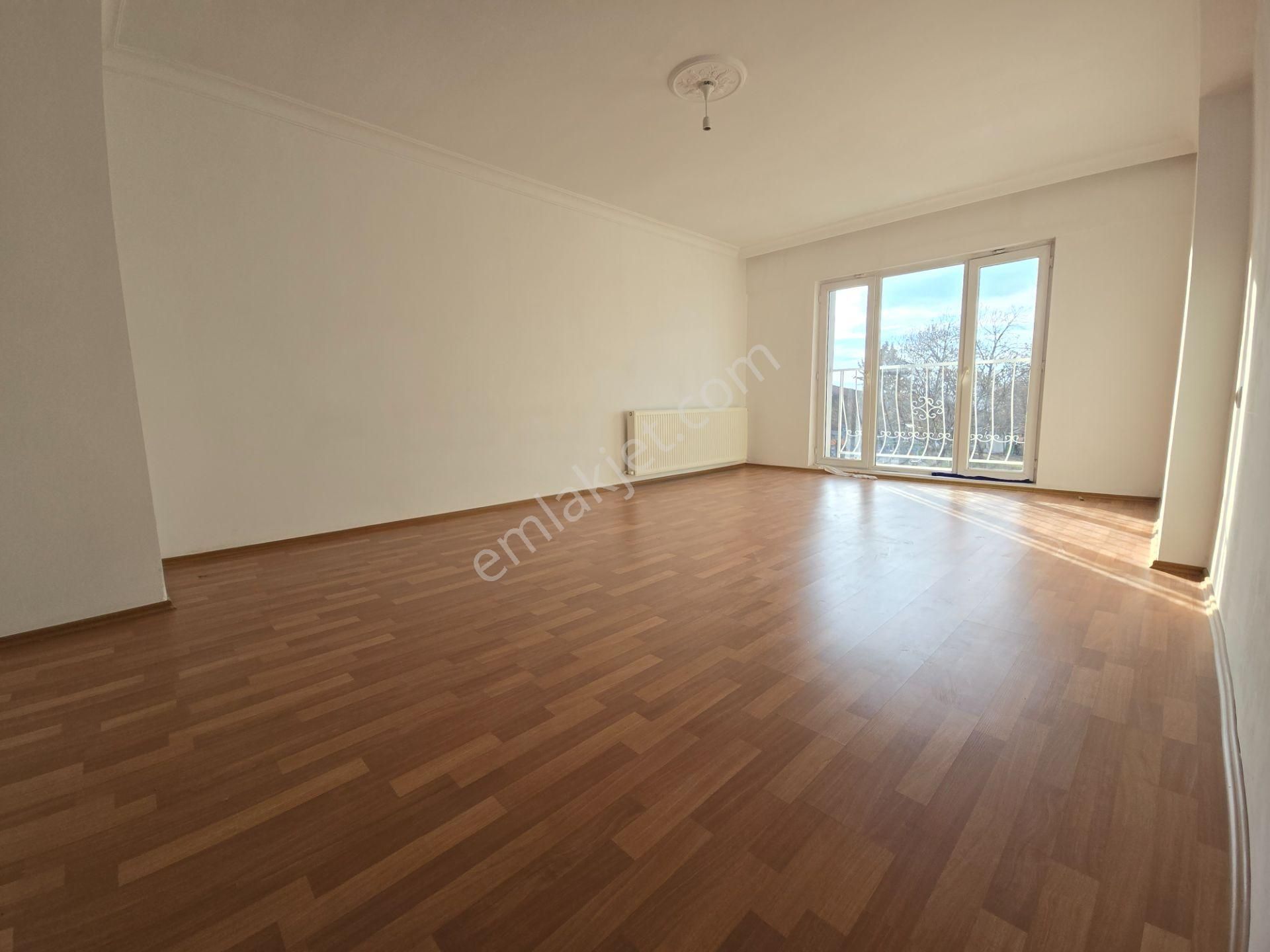 Merkezi Konum Köşe Başı 1. Kat Masrafsız Boş 3+1 Satılık Daire - Görsel 16