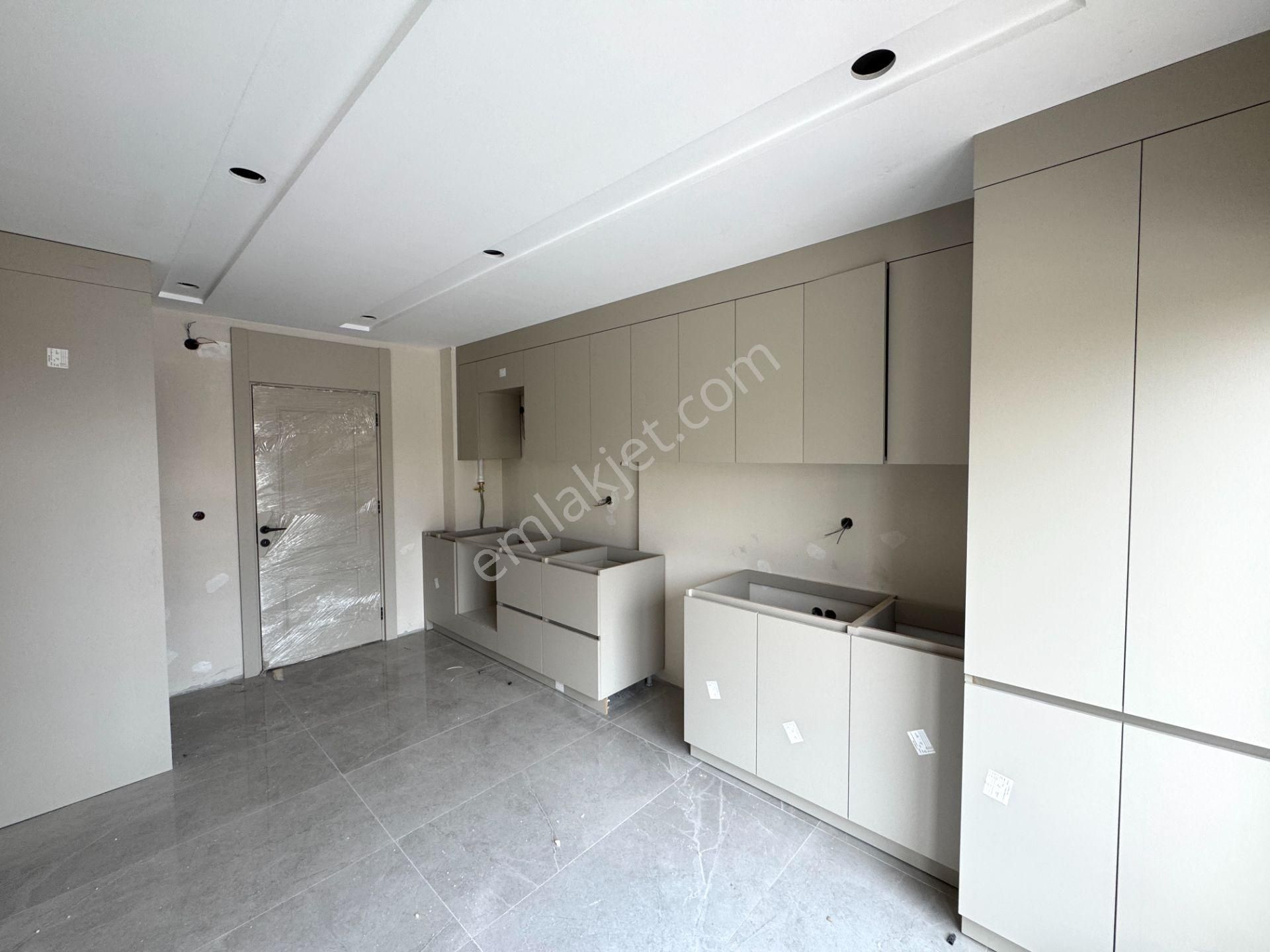 Kızıltoprakta Ebv. Banyolu Giyinme Odalı Geniş Lüks 3+1 Daire - Görsel 3