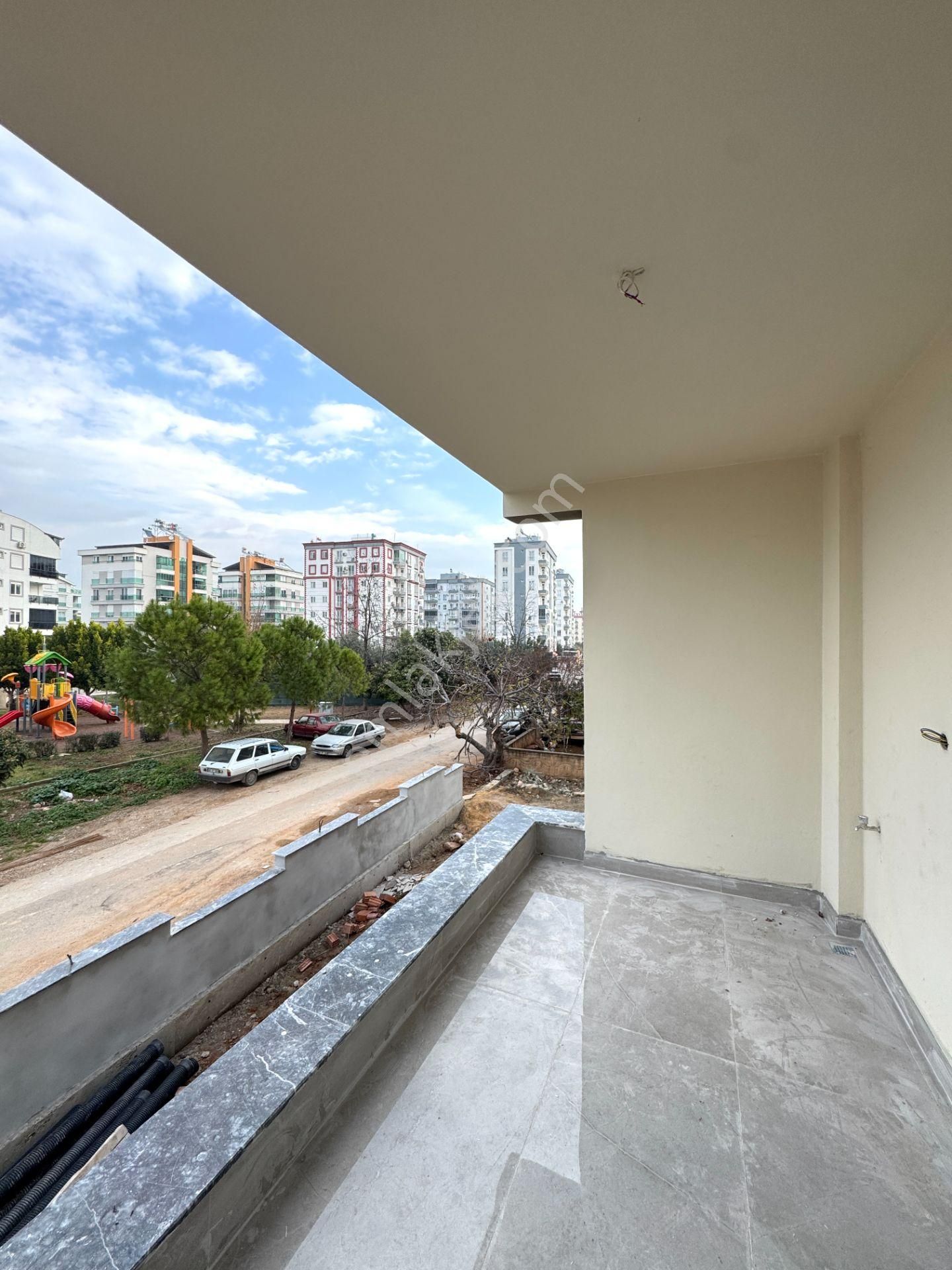 Kızıltoprakta Ebv. Banyolu Giyinme Odalı Geniş Lüks 3+1 Daire - Görsel 12