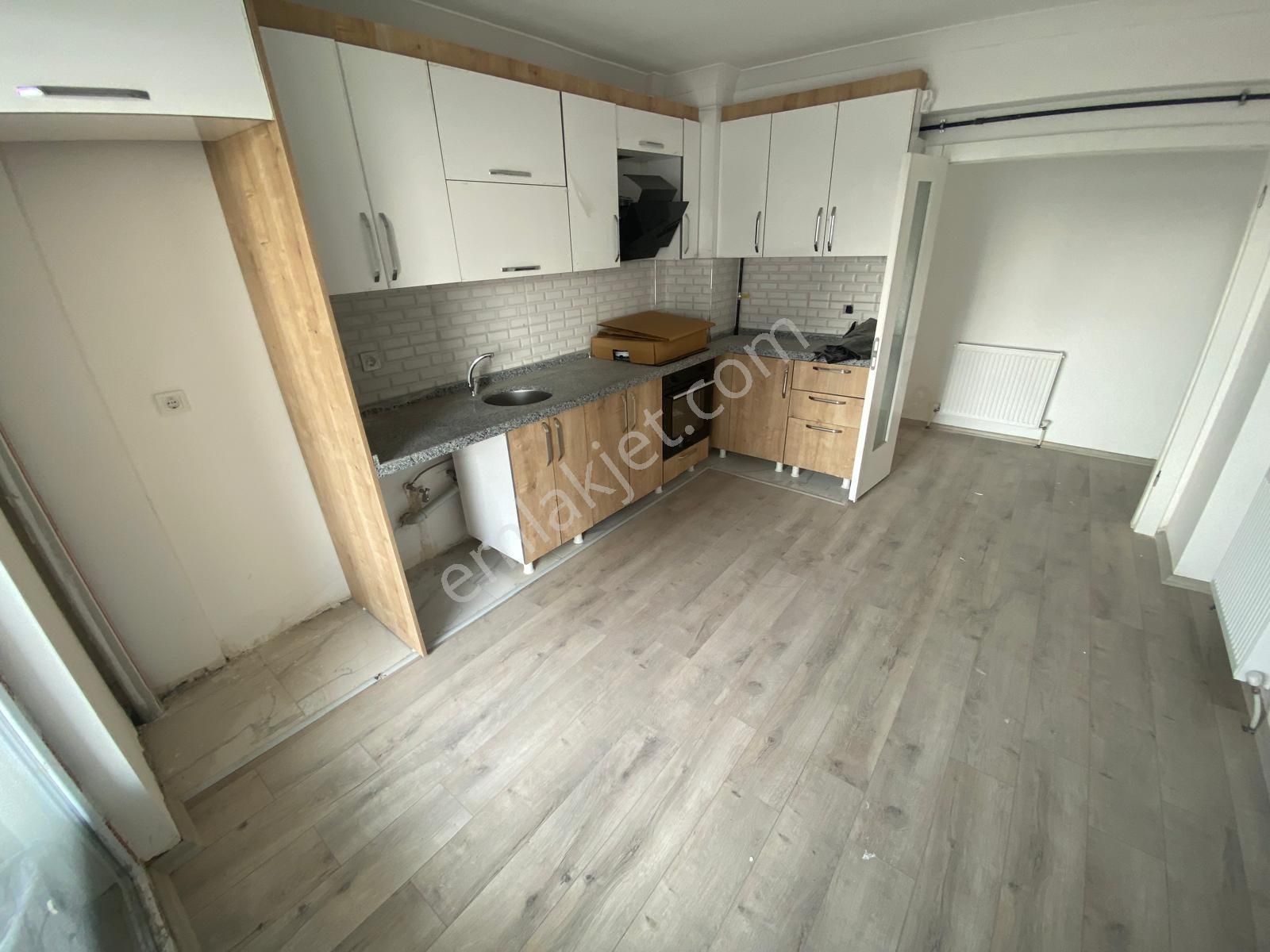 Hayal^de Saraycık Mh^de E. Banyolu Giyinme Odalı Geniş Lüx Yapılı 4+1 Daire !