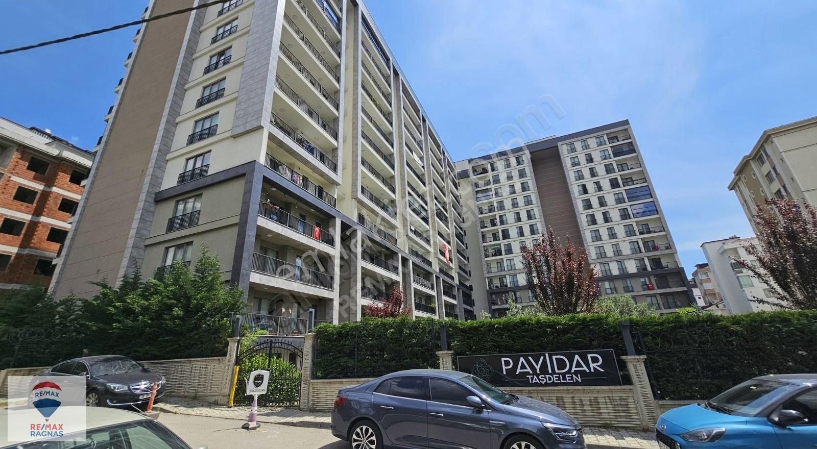 Çekmeköy Taşdelen Payidar Sitesinde Satılık Geniş 2+1 Daire