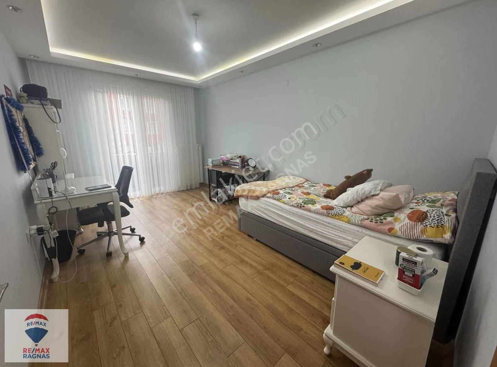 Çengelköy Bahçelievlerde 169m2 3+1 Otoparklı Satılık Daire - Görsel 23