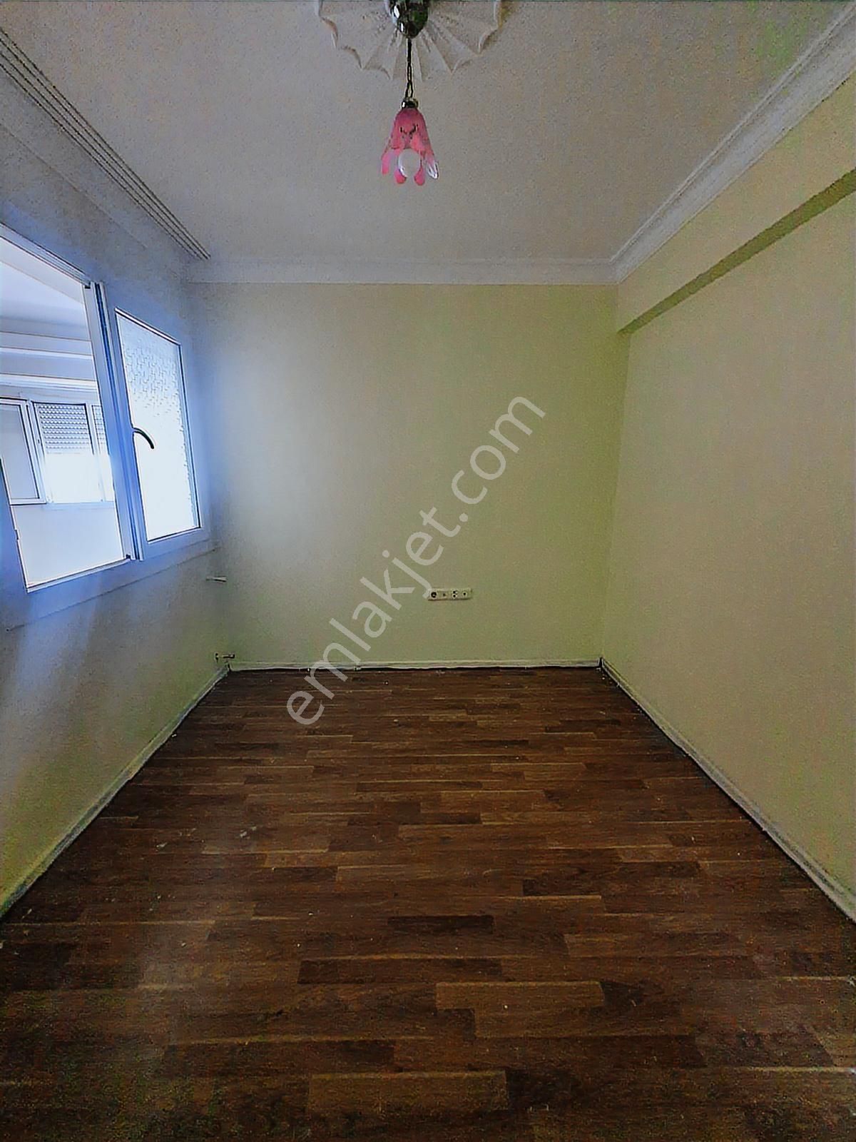 Gülyakada Merkezi Konumda 2+1 Bakımlı,satılık Daire! - Görsel 6