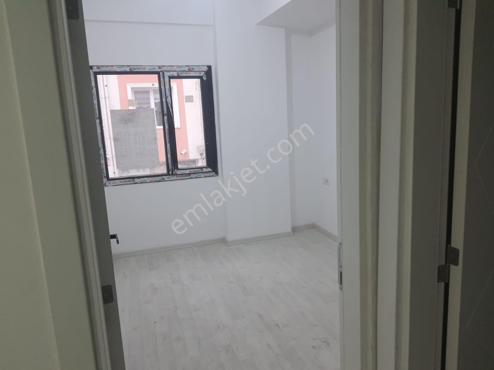 Kuşadası Tam Merkezde Yatırımlık 1+1 Daire - Görsel 4