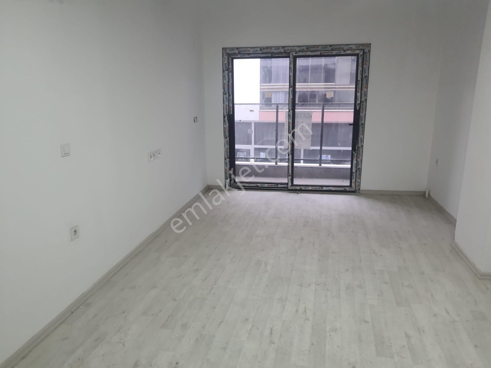 Kuşadası Tam Merkezde Yatırımlık 1+1 Daire - Görsel 3