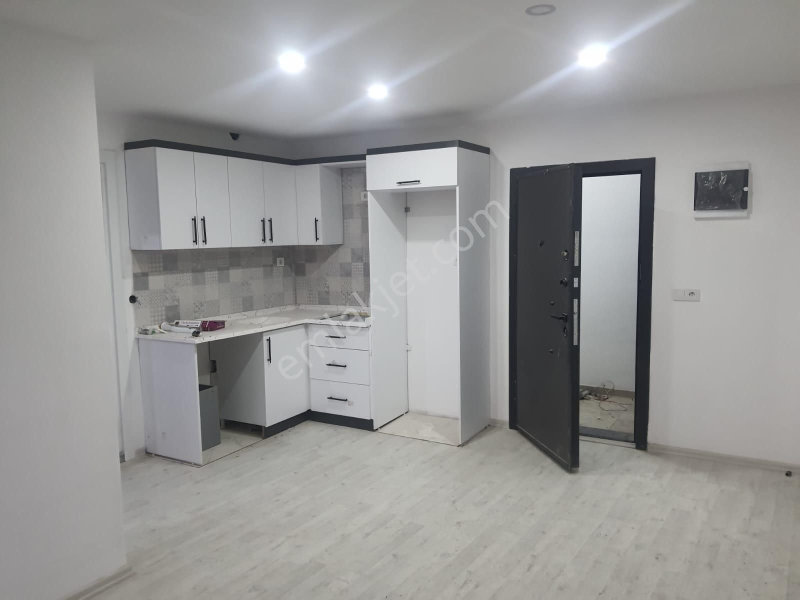 Kuşadası Tam Merkezde Yatırımlık 1+1 Daire - Görsel 2