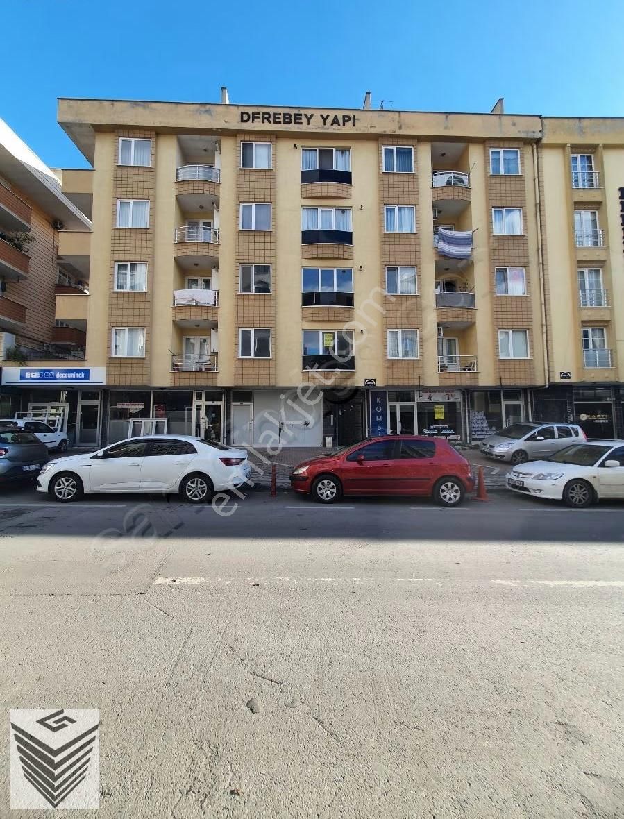 1+1 Arakat..65m..asansörlü..belediye Caddesinde..iyi Konumda..