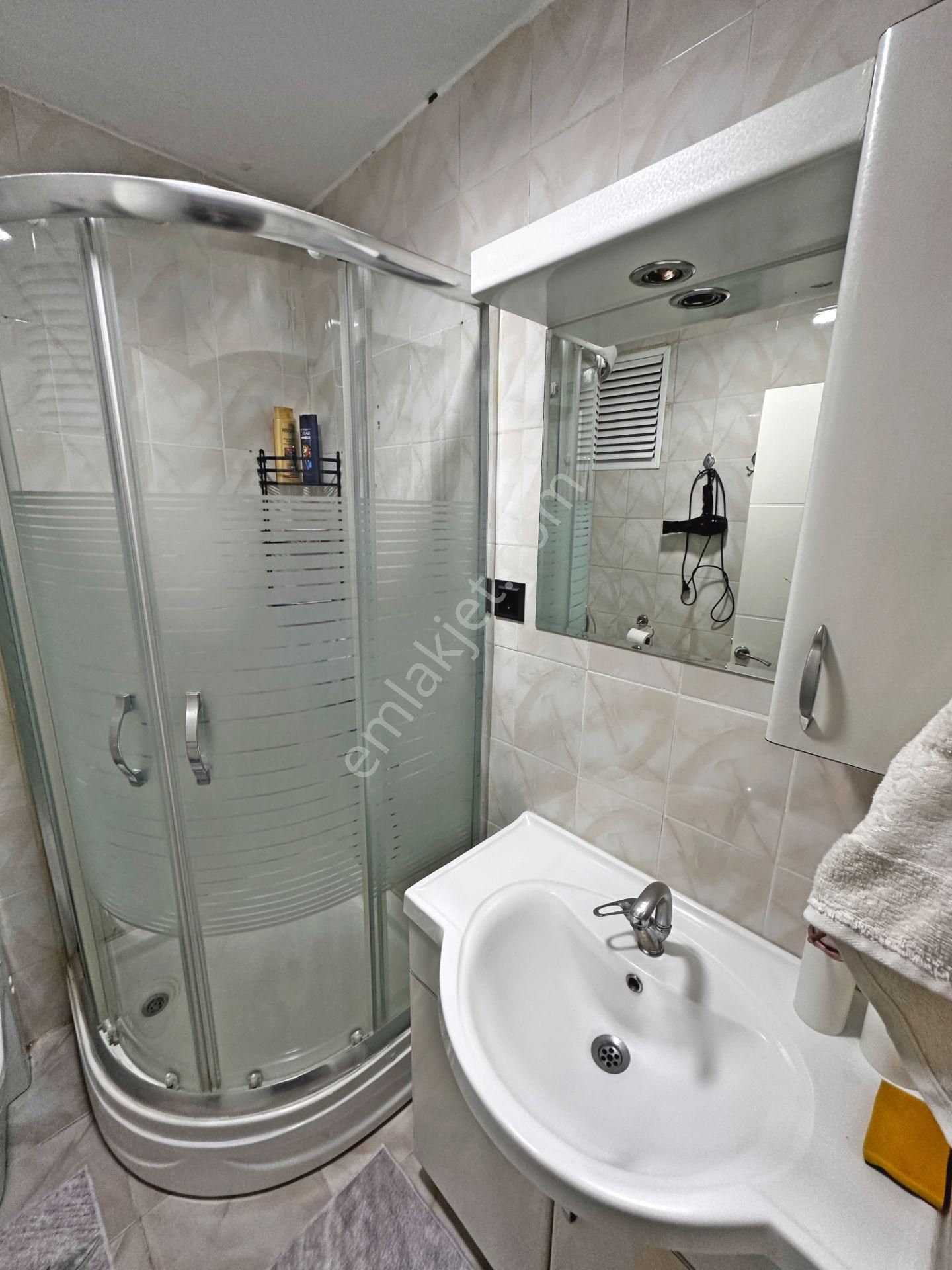 Şahintepe Mahallesinde Cadde Yakını Ön Cephede 3 Balkonlu 3+1 Satılık Daire - Görsel 16