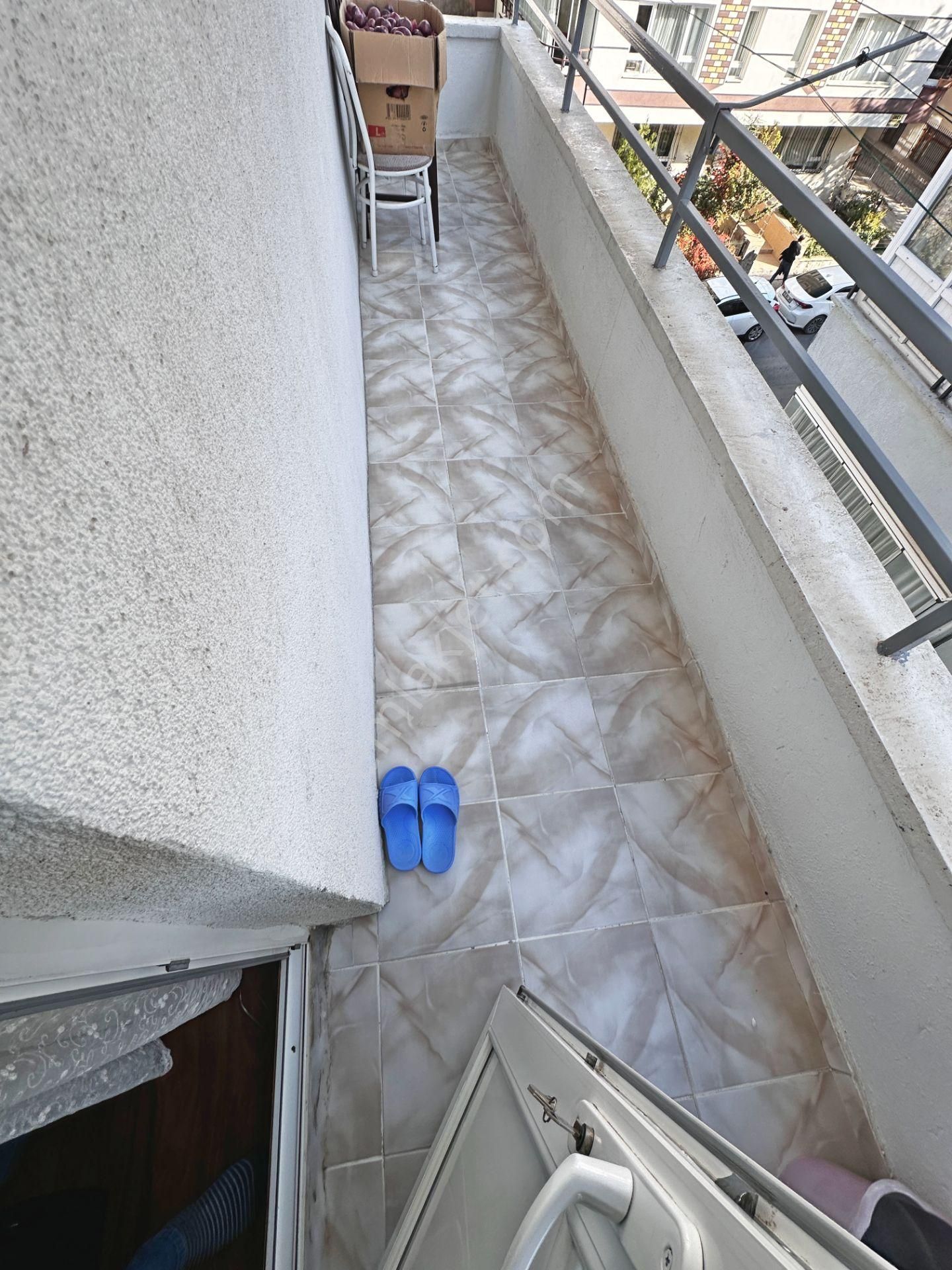 Şahintepe Mahallesinde Cadde Yakını Ön Cephede 3 Balkonlu 3+1 Satılık Daire - Görsel 4