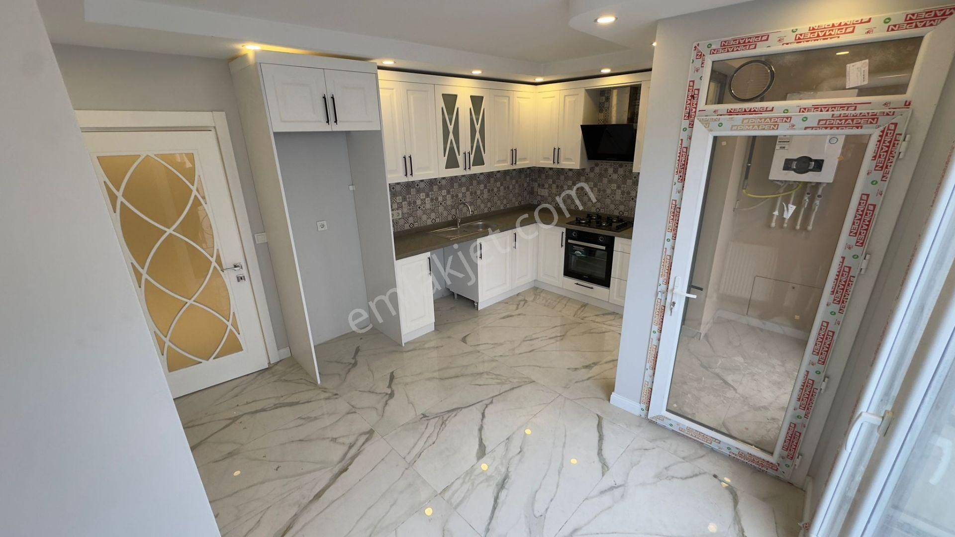 Başokur'dan Bahçelievler Şirinevler,de Satılık Lüx 3+1 1.kat Daire