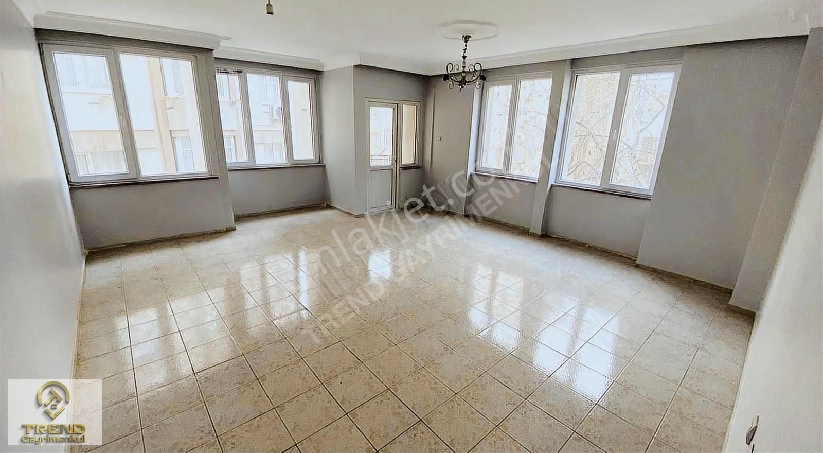 Trend'den Merkezde Tadilatlı 3+1 140m2 Asansörlü Arakat Daire