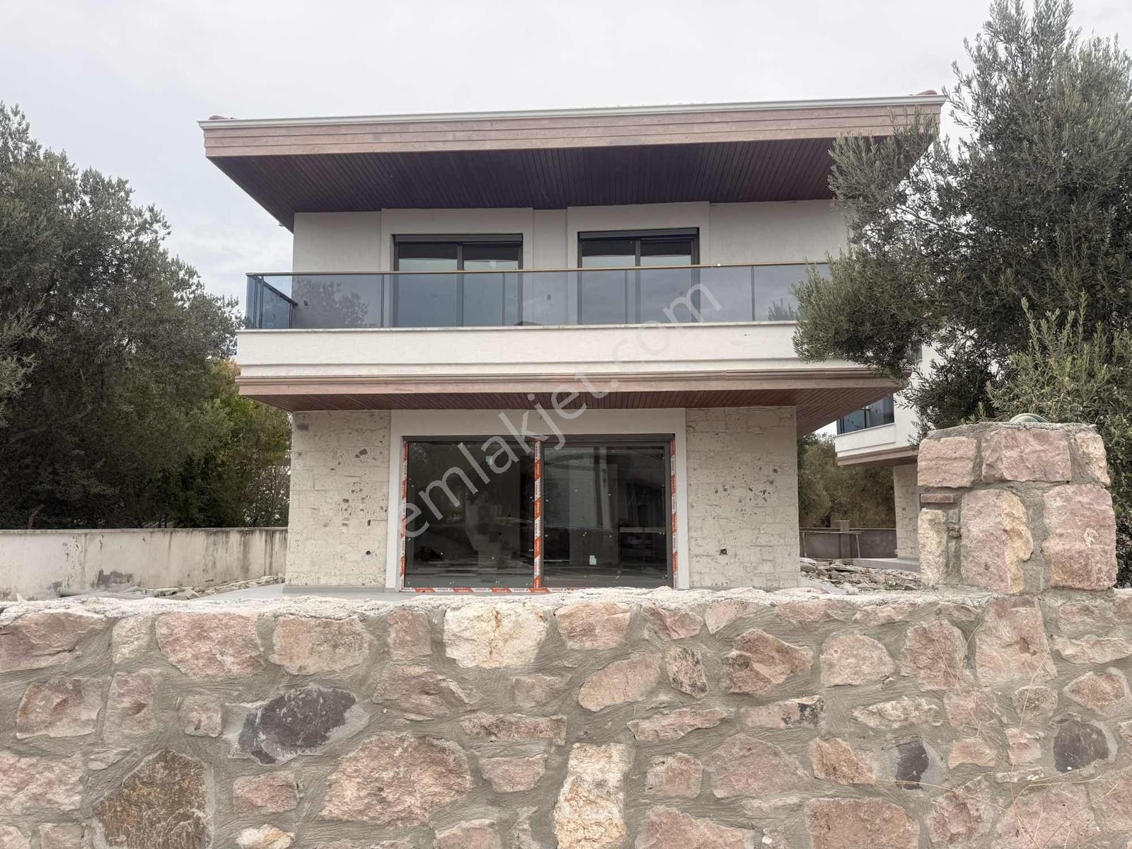 Ayvalık Sarımsaklıda Zeytin Ağaçları Arasında Havuzlu, Villa - Görsel 4