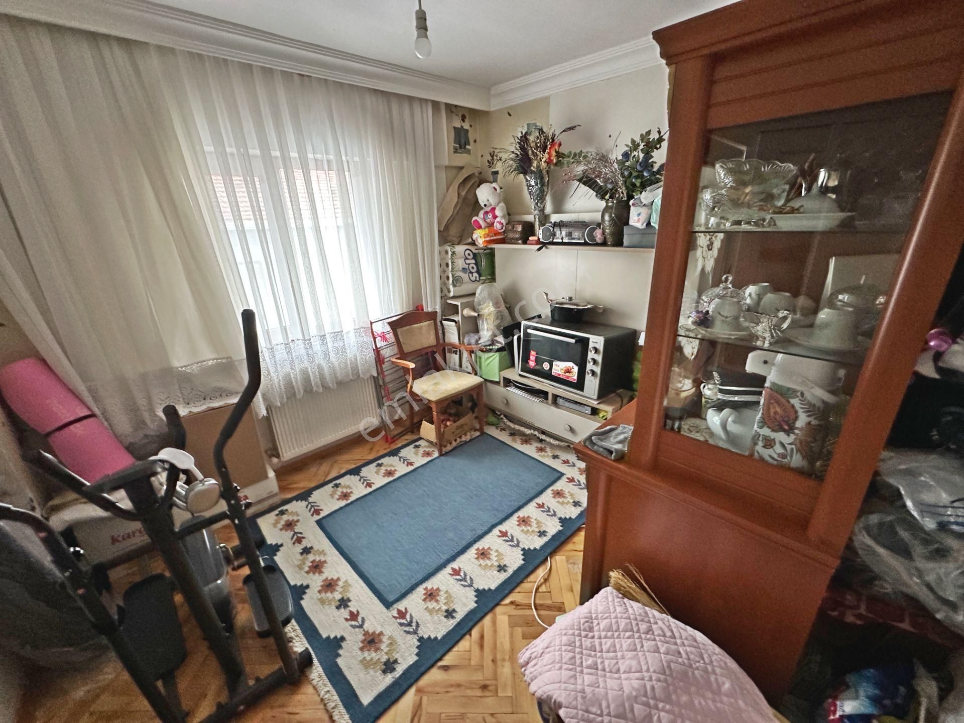 30 Ağustos Okul Yakını Katta Ön Cephede 3+1 Satılık Daire - Görsel 9