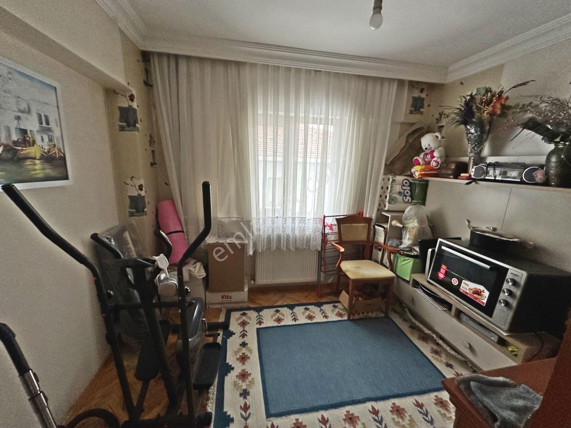 30 Ağustos Okul Yakını Katta Ön Cephede 3+1 Satılık Daire - Görsel 8