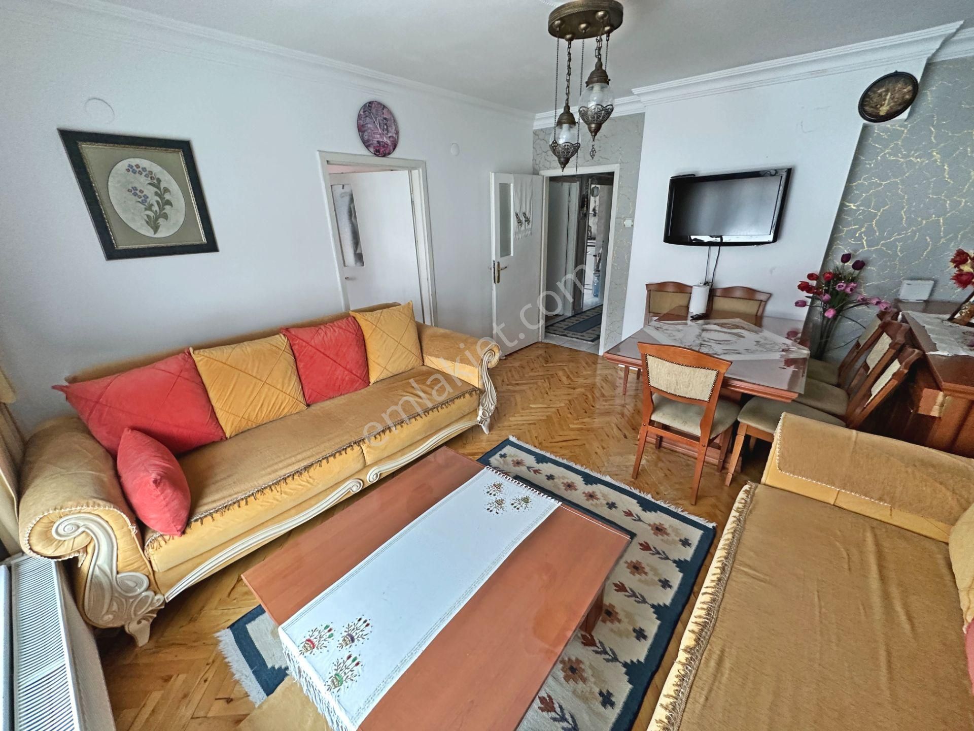 30 Ağustos Okul Yakını Katta Ön Cephede 3+1 Satılık Daire - Görsel 3