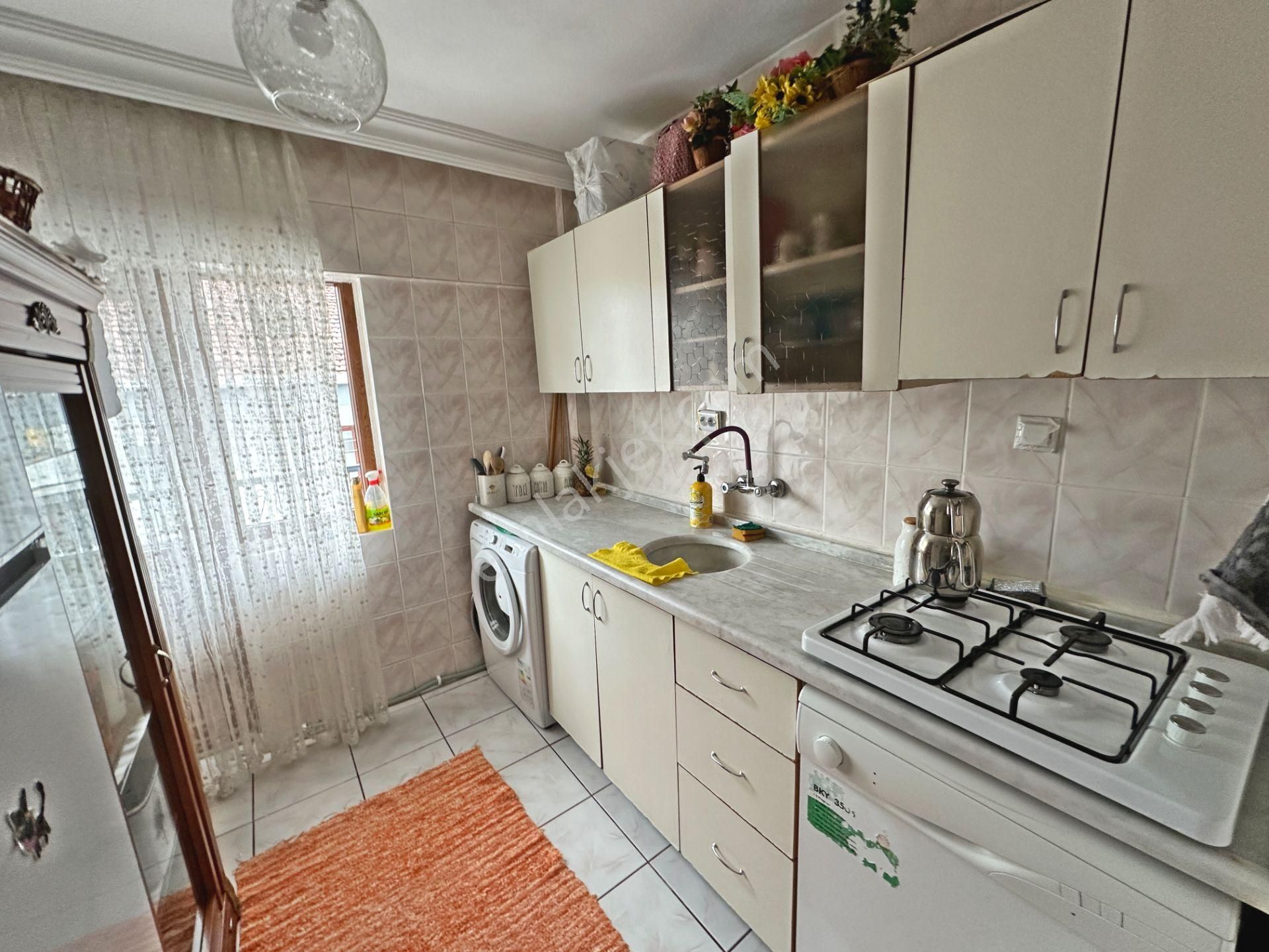 30 Ağustos Okul Yakını Katta Ön Cephede 3+1 Satılık Daire - Görsel 17