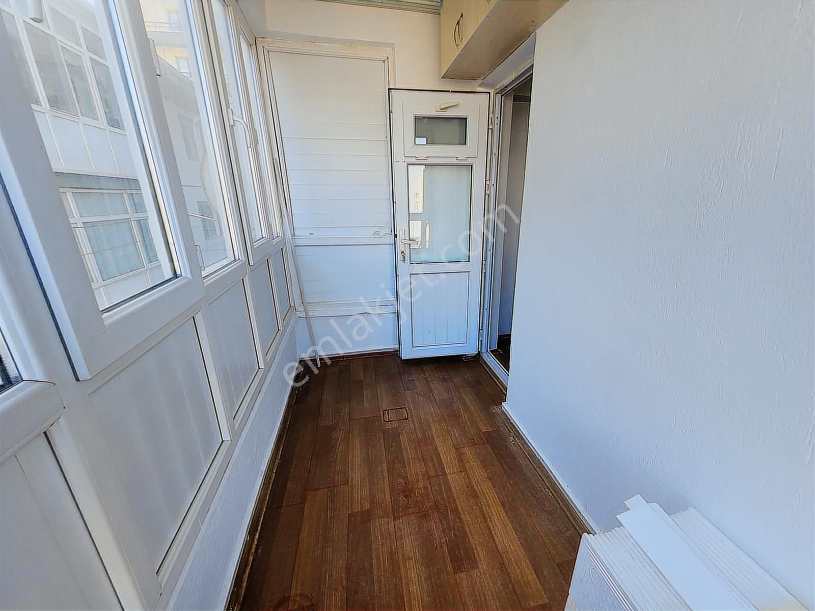 Gün Işığı İçinde Merkezi Konumda Ara Katta 3 Oda 1 Salon - Görsel 18