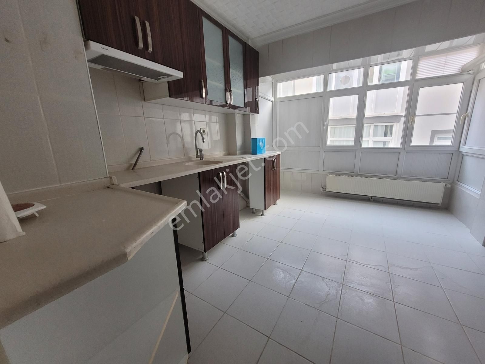 Gün Işığı İçinde Merkezi Konumda Ara Katta 3 Oda 1 Salon - Görsel 14