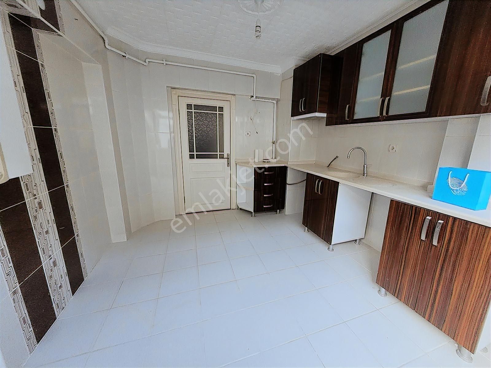 Gün Işığı İçinde Merkezi Konumda Ara Katta 3 Oda 1 Salon - Görsel 8