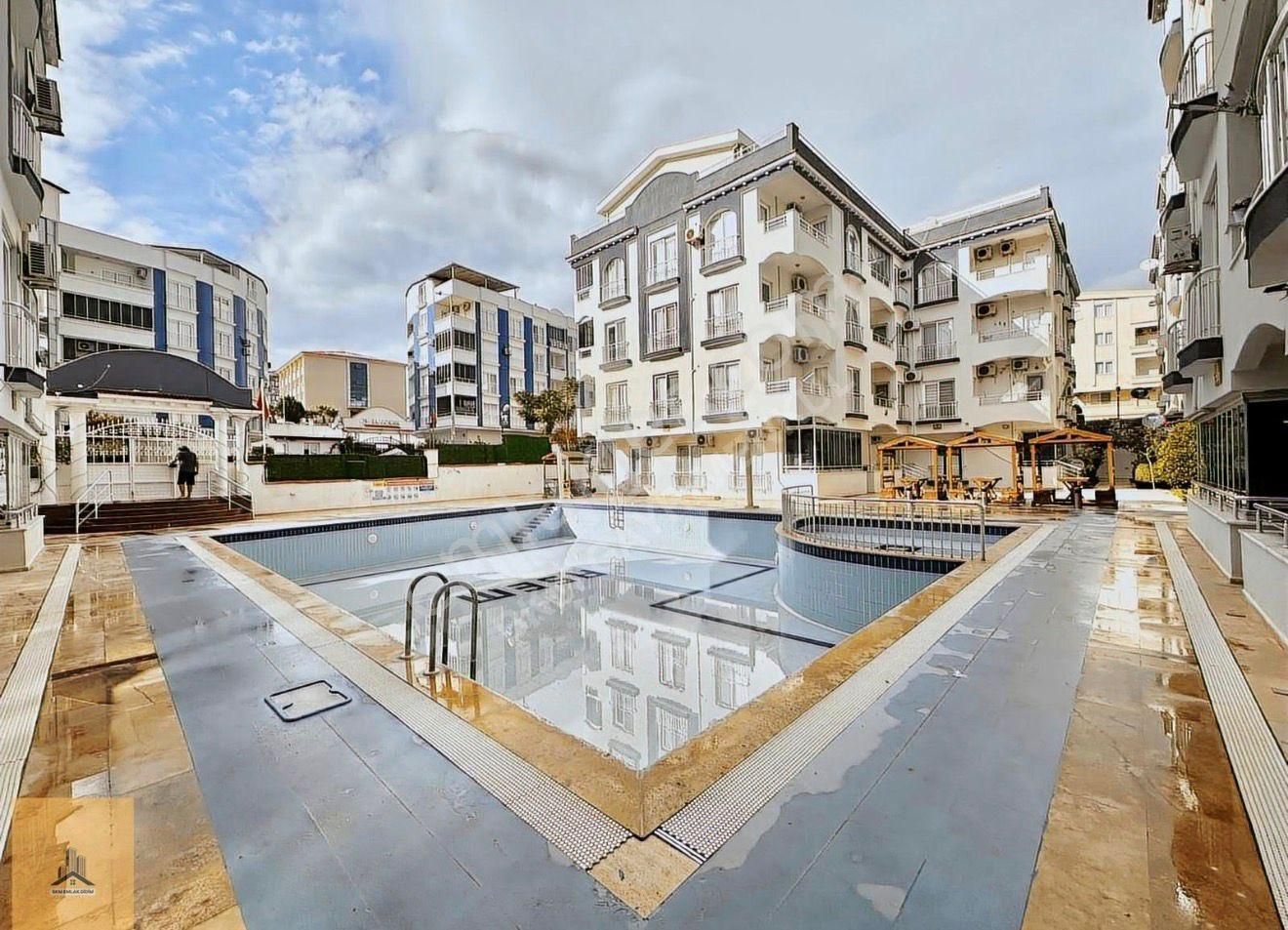 Efeler ‘de 2+1,havuzlu Güvenlikli Sitede Ön Cephe Ara Kat Eşyalı Daire - Görsel 2